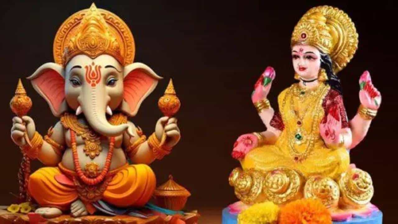 ಸಾಮಾನ್ಯವಾಗಿ ಎಲ್ಲಾ ಕಡೆ ಗಣೇಶನಿಗೆ ಅಗ್ರ ಪೂಜೆಯಾದರೆ ಇಲ್ಲಿ ಮಾತ್ರ ಗೌರಿಗೆ ಮೊದಲ ಪ್ರಾಶಸ್ತ್ಯ. ಹಾಗೆಯೇ ನಾಡಿನ ಎಲ್ಲಾ ಕಡೆ ಗಣೇಶನನ್ನು ಪ್ರತಿಸ್ಠಾಪಿಸಿ ಪೂಜೆ ಸಲ್ಲಿಸುವುದು ವಾಡಿಕೆಯಾದರೆ ಈ ಗ್ರಾಮದಲ್ಲಿ ಗೌರಿಯನ್ನು ಪ್ರತಿಷ್ಠಾಪಿಸಿ 12 ದಿನಗಳ ಕಾಲ ಪೂಜೆ ಪುನಸ್ಕಾರ ಮಾಡಿ ನಂತರ ವಿಸರ್ಜಿಸಲಾಗುತ್ತೆ. ಸಾಮಾನ್ಯವಾಗಿ ಗೌರಿಗಾಗಿ ಎಲ್ಲಿಯೂ ಪ್ರತ್ಯೇಕ ದೇವಾಲಯವಿಲ್ಲ. ಆದರೆ ಈ ಗ್ರಾಮದಲ್ಲಿ ಗೌರಿಯ ದೇವಾಲಯವಿದೆ.