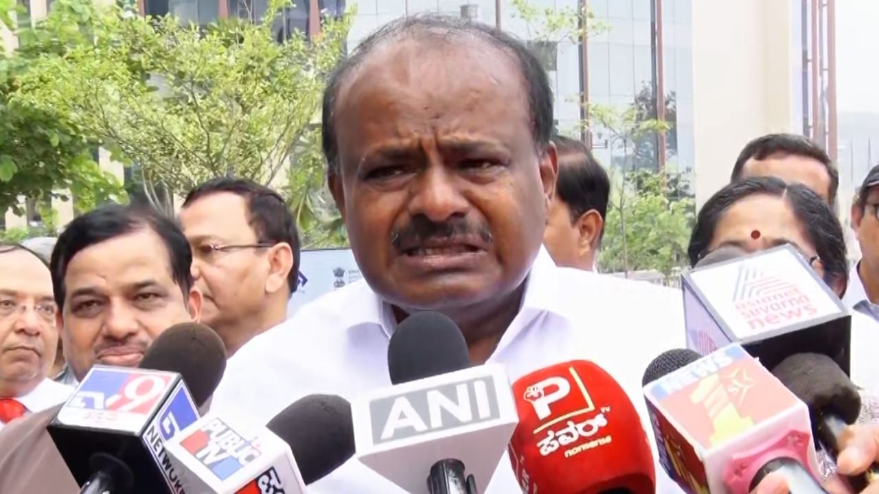 ಪ್ರಧಾನಿ ಮೋದಿ ಕುರಿತು ಸಿಎಂ ಸಿದ್ದರಾಮಯ್ಯ ಟ್ವೀಟ್: ಹೆಚ್ಡಿ ಕುಮಾರಸ್ವಾಮಿ ಅಚ್ಚರಿಯ ಪ್ರತಿಕ್ರಿಯೆ ಪ್ರಧಾನಿ ಮೋದಿ ಕುರಿತು ಸಿಎಂ ಸಿದ್ದರಾಮಯ್ಯ ಟ್ವೀಟ್: ಹೆಚ್ಡಿ ಕುಮಾರಸ್ವಾಮಿ ಅಚ್ಚರಿಯ ಪ್ರತಿಕ್ರಿಯೆ