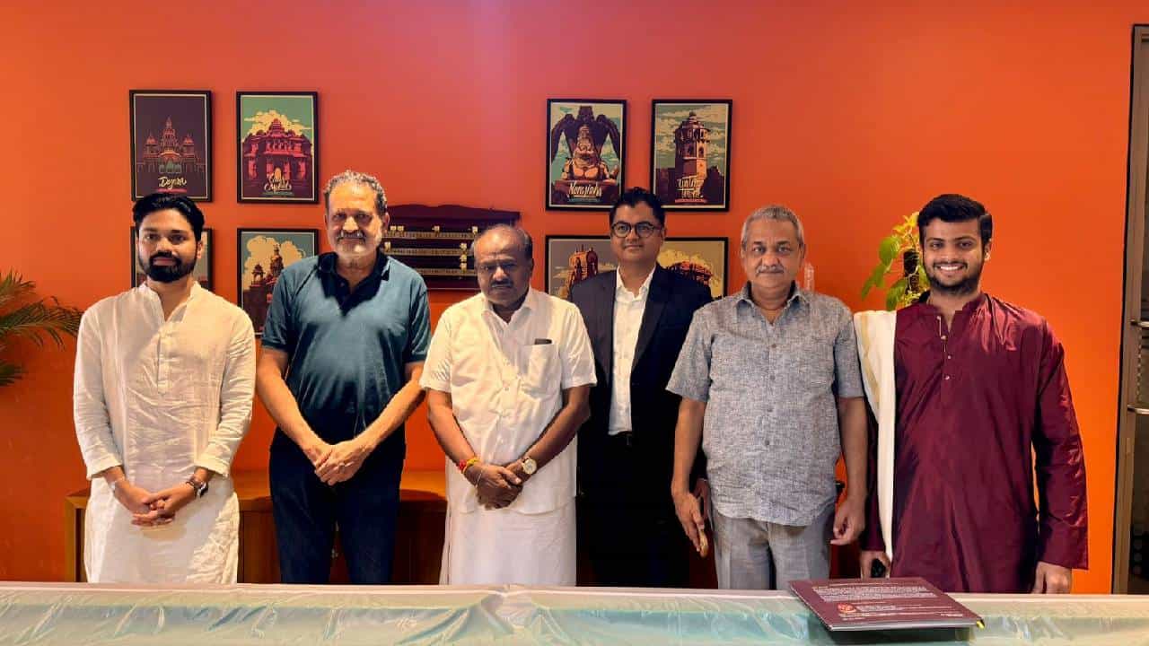 ಉದ್ಯಮಿ ಮೋಹನ್ ದಾಸ್ ಪೈ ಭೇಟಿಯಾದ ಕೇಂದ್ರ ಸಚಿವ ಕುಮಾರಸ್ವಾಮಿ: ಮಹತ್ವದ ಚರ್ಚೆ ಉದ್ಯಮಿ ಮೋಹನ್ ದಾಸ್ ಪೈ ಭೇಟಿಯಾದ ಕೇಂದ್ರ ಸಚಿವ ಕುಮಾರಸ್ವಾಮಿ: ಮಹತ್ವದ ಚರ್ಚೆ
