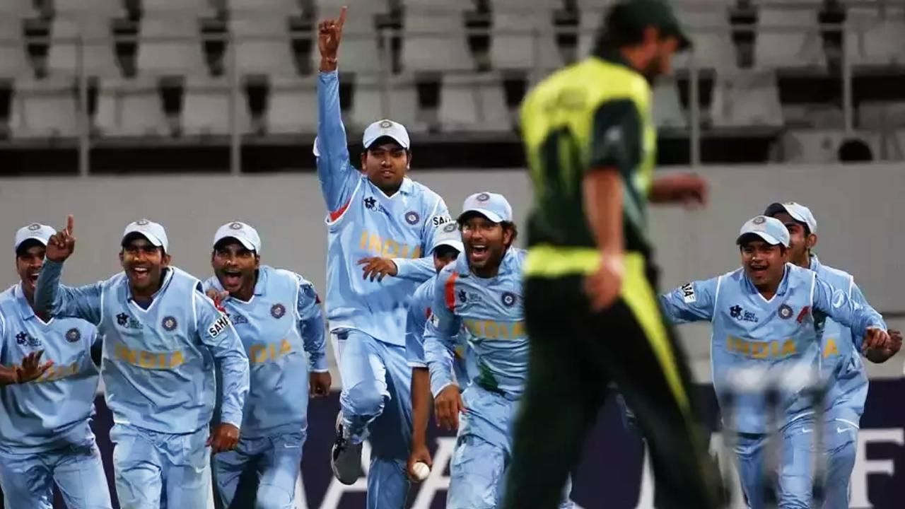 ಭಾರತ vs ಪಾಕಿಸ್ತಾನ್ ನಡುವಣ ಮೊದಲ ಬೌಲ್ ಔಟ್ ಪಂದ್ಯಕ್ಕೆ 17 ವರ್ಷ..! ಭಾರತ vs ಪಾಕಿಸ್ತಾನ್ ನಡುವಣ ಮೊದಲ ಬೌಲ್ ಔಟ್ ಪಂದ್ಯಕ್ಕೆ 17 ವರ್ಷ..!