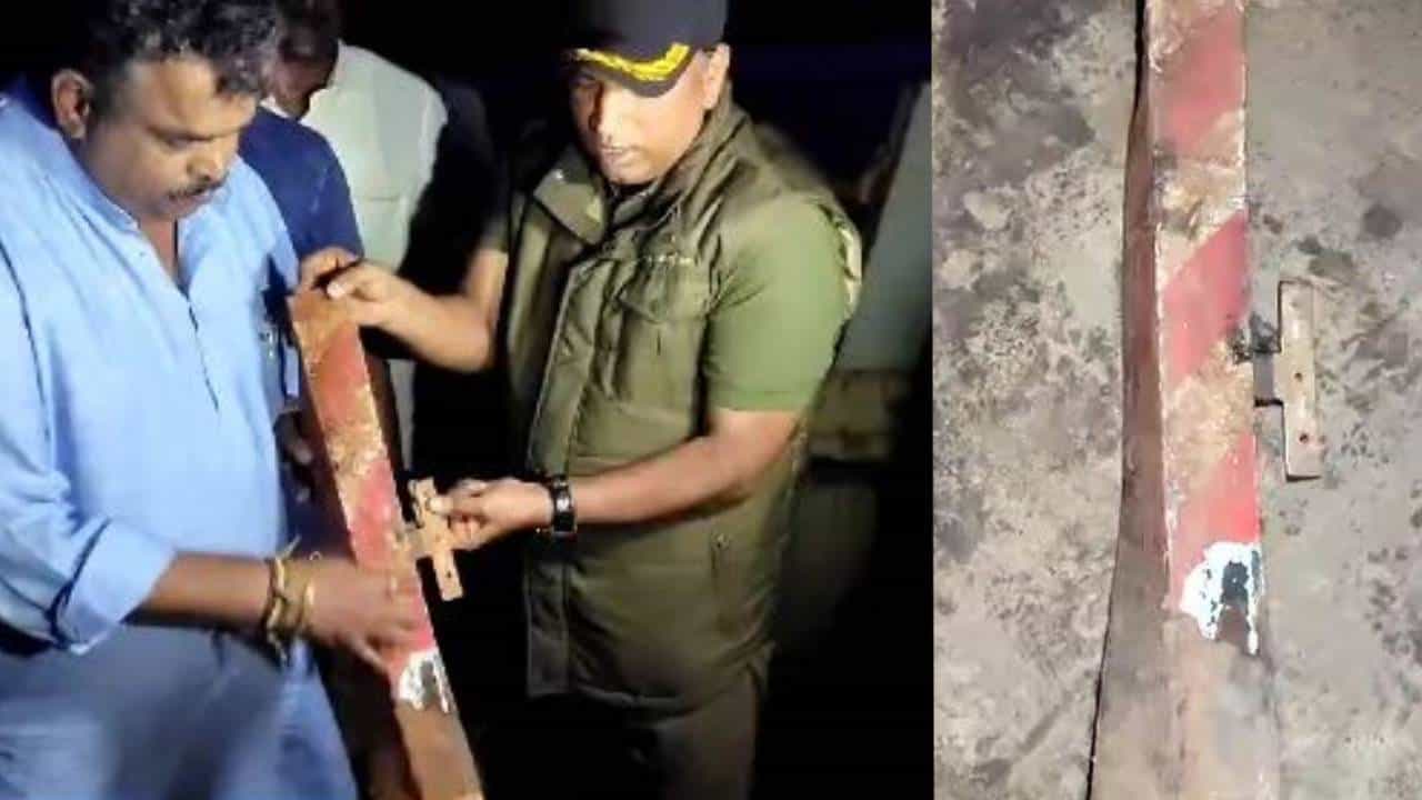 ಶಿರೂರು ಗುಡ್ಡ ಕುಸಿತ: ಅರ್ಜುನ ಓಡಿಸುತ್ತಿದ್ದ ಲಾರಿ ಕ್ರ್ಯಾಶ್ ಗಾರ್ಡ್ ನದಿಯಲ್ಲಿ ಪತ್ತೆ ಶಿರೂರು ಗುಡ್ಡ ಕುಸಿತ: ಅರ್ಜುನ ಓಡಿಸುತ್ತಿದ್ದ ಲಾರಿ ಕ್ರ್ಯಾಶ್ ಗಾರ್ಡ್ ನದಿಯಲ್ಲಿ ಪತ್ತೆ