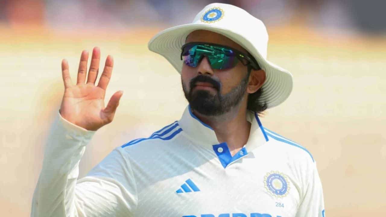 ಬಾಂಗ್ಲಾದೇಶ್ ವಿರುದ್ಧದ ಮೊದಲ ಟೆಸ್ಟ್ ಪಂದ್ಯದಲ್ಲಿ 38 ರನ್ ಕಲೆಹಾಕುವ ಮೂಲಕ ಕೆಎಲ್ ರಾಹುಲ್ ವಿಶೇಷ ಮೈಲುಗಲ್ಲು ದಾಟಿದ್ದಾರೆ. ಈ ಪಂದ್ಯದ ಮೊದಲ ಇನಿಂಗ್ಸ್ನಲ್ಲಿ 16 ರನ್ ಬಾರಿಸಿದ್ದ ರಾಹುಲ್, ದ್ವಿತೀಯ ಇನಿಂಗ್ಸ್ನಲ್ಲಿ ಅಜೇಯ 22 ರನ್ ಕಲೆಹಾಕಿದರು.