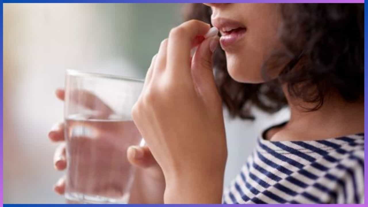 Painkillers: ನೋವು ನಿವಾರಕ ಮಾತ್ರೆ ತೆಗೆದುಕೊಳ್ಳುತ್ತಿದ್ದೀರಾ? ನಿಮ್ಮ ಜೀವಕ್ಕೆ ಅಪಾಯವಿದೆ Painkillers: ನೋವು ನಿವಾರಕ ಮಾತ್ರೆ ತೆಗೆದುಕೊಳ್ಳುತ್ತಿದ್ದೀರಾ? ನಿಮ್ಮ ಜೀವಕ್ಕೆ ಅಪಾಯವಿದೆ