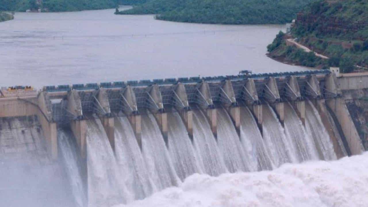 Karnataka Dam Water Level: ರಾಜ್ಯದ ಹಲವು ಡ್ಯಾಂಗಳು ಫುಲ್, ರೈತರಲ್ಲಿ ಮಂದಹಾಸ; ರಾಜ್ಯದ ಪ್ರಮುಖ ಜಲಾಶಯಗಳ ನೀರಿನ ಮಟ್ಟ ಹೀಗಿದೆ Karnataka Dam Water Level: ರಾಜ್ಯದ ಹಲವು ಡ್ಯಾಂಗಳು ಫುಲ್, ರೈತರಲ್ಲಿ ಮಂದಹಾಸ; ರಾಜ್ಯದ ಪ್ರಮುಖ ಜಲಾಶಯಗಳ ನೀರಿನ ಮಟ್ಟ ಹೀಗಿದೆ