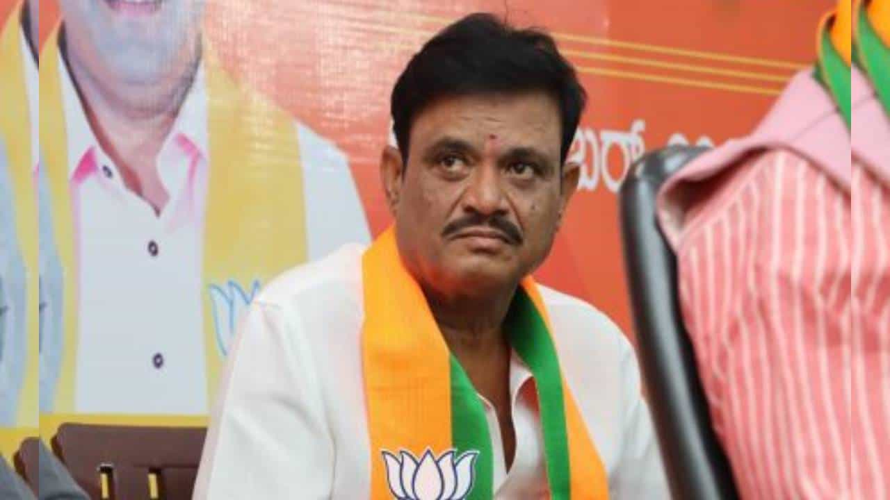 ಮುನಿರತ್ನ ಜಾಮೀನು ಅರ್ಜಿ ವಿಚಾರಣೆ ನಾಳೆಗೆ ಮುಂದೂಡಿಕೆ: ಪರಪ್ಪನ ಅಗ್ರಹಾರಕ್ಕೆ ಶಿಫ್ಟ್ ಮುನಿರತ್ನ ಜಾಮೀನು ಅರ್ಜಿ ವಿಚಾರಣೆ ನಾಳೆಗೆ ಮುಂದೂಡಿಕೆ: ಪರಪ್ಪನ ಅಗ್ರಹಾರಕ್ಕೆ ಶಿಫ್ಟ್