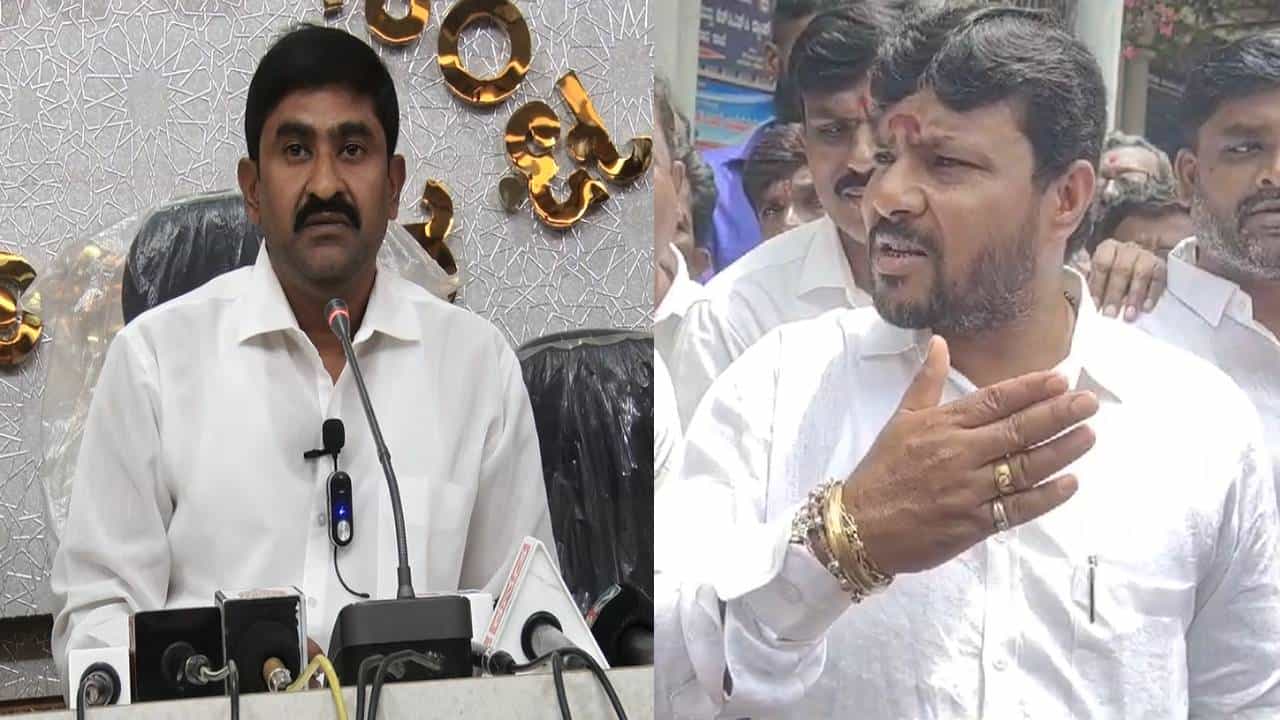 ಕೈ ಶಾಸಕ ಕೊತ್ತೂರು ಮಂಜುನಾಥ್ ವಿರುದ್ದ ಸ್ಕೂಟಿ ನಂಬರ್ ಬಾಂಬ್ ಸಿಡಿಸಿದ ಮುಬಾರಕ್ ಕೈ ಶಾಸಕ ಕೊತ್ತೂರು ಮಂಜುನಾಥ್ ವಿರುದ್ದ ಸ್ಕೂಟಿ ನಂಬರ್ ಬಾಂಬ್ ಸಿಡಿಸಿದ ಮುಬಾರಕ್