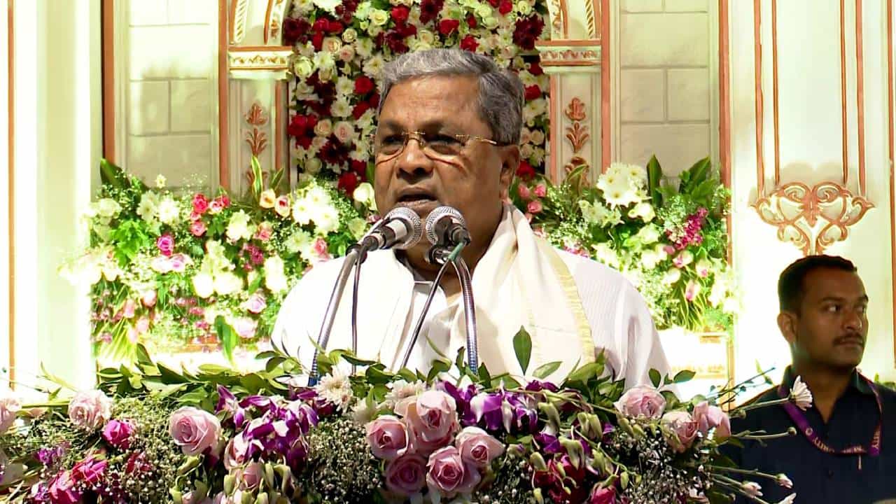 ಮುಡಾ ಹಗರಣ: ಸಿಎಂ ಅರ್ಜಿ ತೀರ್ಪು ಕಾಯ್ದಿರಿಸಿದ ಹೈಕೋರ್ಟ್, ಸಿದ್ದರಾಮಯ್ಯಗೆ ಢವಢವ ಮುಡಾ ಹಗರಣ: ಸಿಎಂ ಅರ್ಜಿ ತೀರ್ಪು ಕಾಯ್ದಿರಿಸಿದ ಹೈಕೋರ್ಟ್, ಸಿದ್ದರಾಮಯ್ಯಗೆ ಢವಢವ