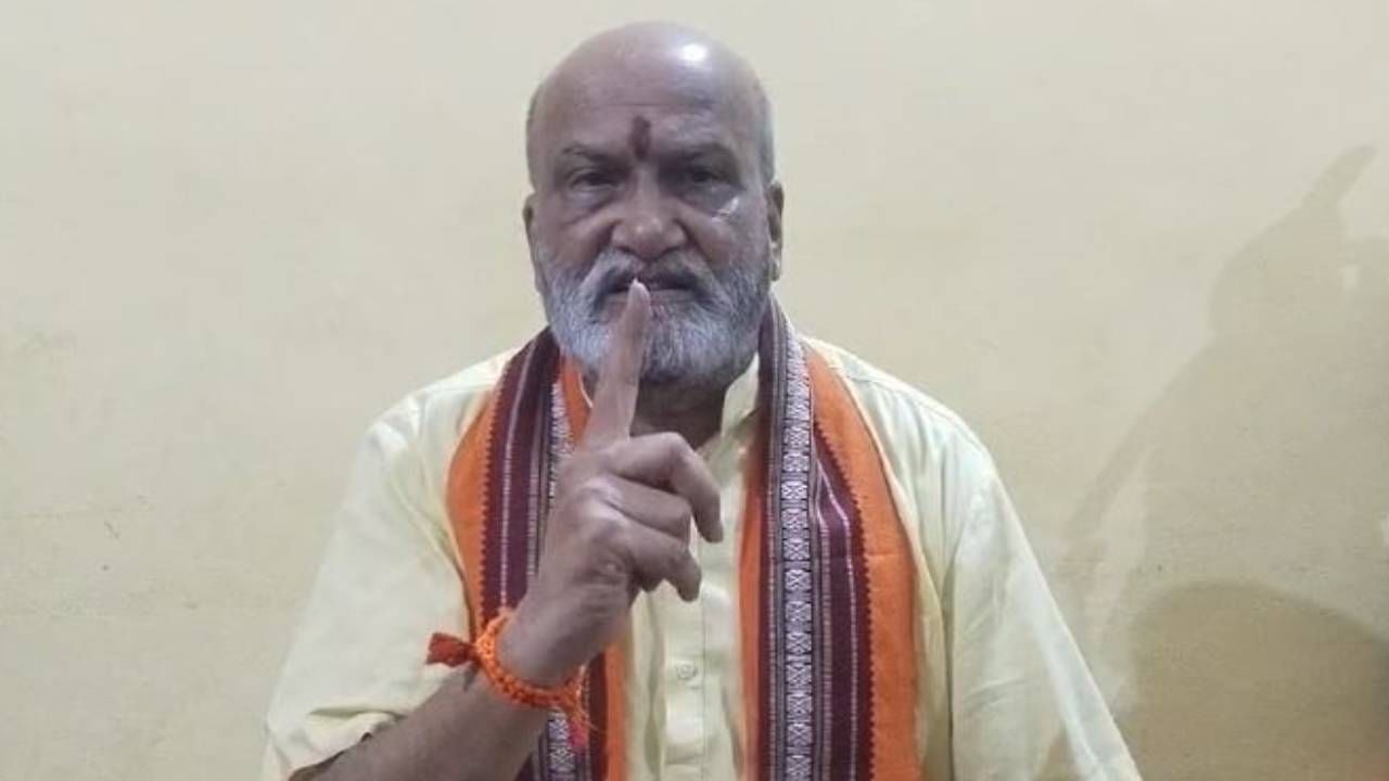 ತಿರುಪತಿ ಲಡ್ಡು ವಿವಾದ: ಇಡಿ ಕ್ಷೇತ್ರ ಗೋ ಮೂತ್ರದ ಮೂಲಕ ಶುದ್ಧೀಕರಣ ಆಗಬೇಕು ಎಂದ ಮುತಾಲಿಕ್ ತಿರುಪತಿ ಲಡ್ಡು ವಿವಾದ: ಇಡಿ ಕ್ಷೇತ್ರ ಗೋ ಮೂತ್ರದ ಮೂಲಕ ಶುದ್ಧೀಕರಣ ಆಗಬೇಕು ಎಂದ ಮುತಾಲಿಕ್