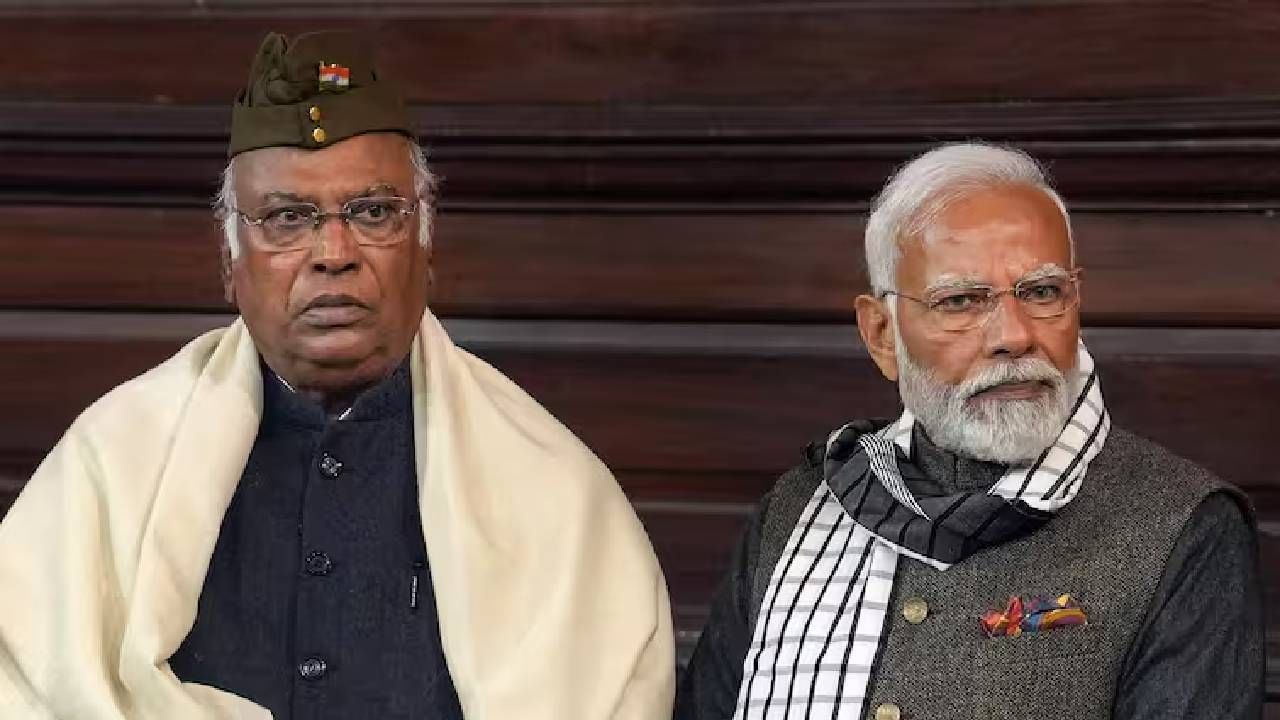 ಜಮ್ಮುವಿನಲ್ಲಿ ಸಭೆಯ ವೇಳೆ ಅಸ್ವಸ್ಥಗೊಂಡಿದ್ದ ಖರ್ಗೆ ಆರೋಗ್ಯ ವಿಚಾರಿಸಿದ ಪ್ರಧಾನಿ ಮೋದಿ ಜಮ್ಮುವಿನಲ್ಲಿ ಸಭೆಯ ವೇಳೆ ಅಸ್ವಸ್ಥಗೊಂಡಿದ್ದ ಖರ್ಗೆ ಆರೋಗ್ಯ ವಿಚಾರಿಸಿದ ಪ್ರಧಾನಿ ಮೋದಿ