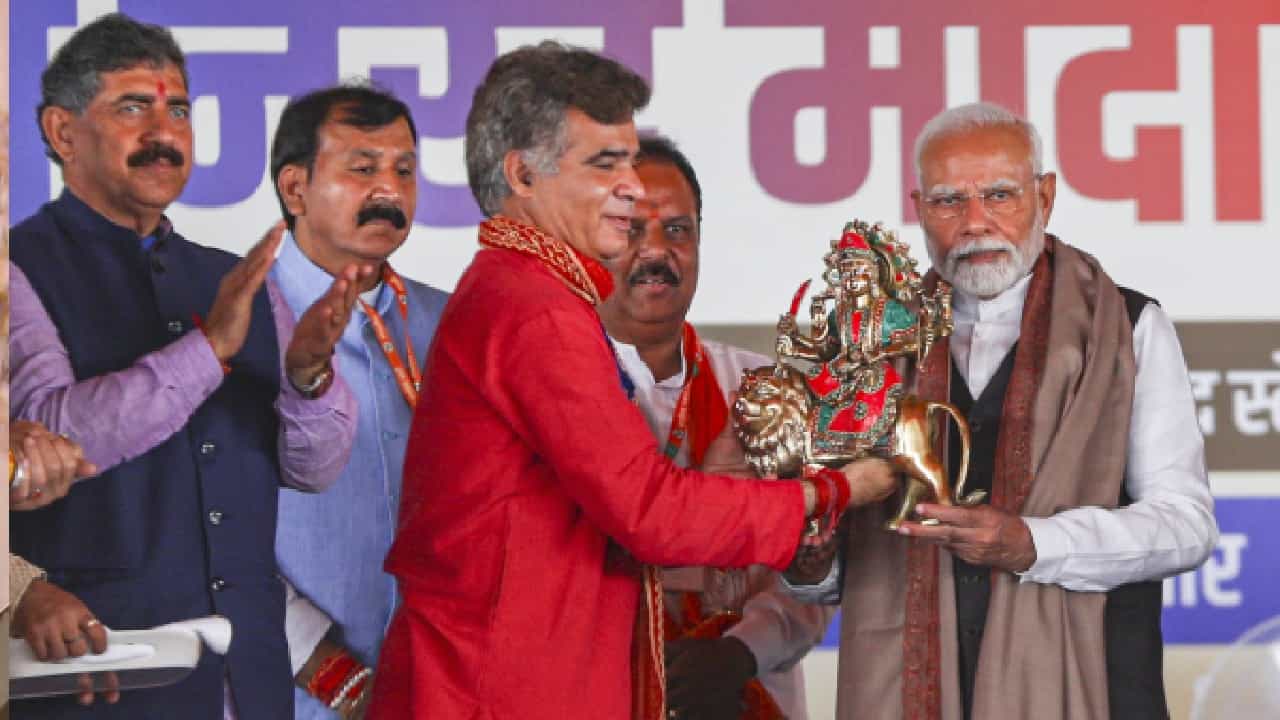 ಜಮ್ಮು ಕಾಶ್ಮೀರದಲ್ಲಿ ಬಿಜೆಪಿಗೆ ಪೂರ್ಣ ಬಹುಮತ ಖಚಿತ; ಚುನಾವಣಾ ಪ್ರಚಾರದಲ್ಲಿ ಪ್ರಧಾನಿ ಮೋದಿ ವಿಶ್ವಾಸ ಜಮ್ಮು ಕಾಶ್ಮೀರದಲ್ಲಿ ಬಿಜೆಪಿಗೆ ಪೂರ್ಣ ಬಹುಮತ ಖಚಿತ; ಚುನಾವಣಾ ಪ್ರಚಾರದಲ್ಲಿ ಪ್ರಧಾನಿ ಮೋದಿ ವಿಶ್ವಾಸ