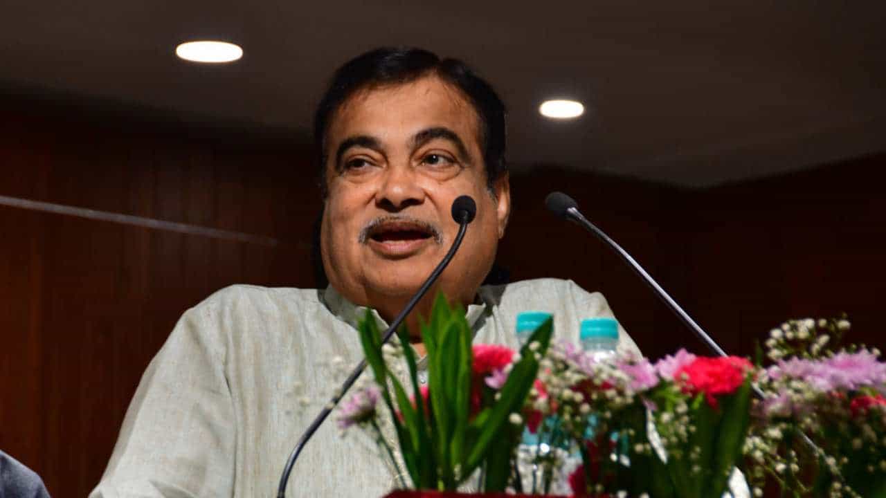 1,900 ಕೋಟಿ ರೂಗೆ ಕಟ್ಟಿದ ರಸ್ತೆಗೆ 8,000 ಕೋಟಿ ರೂ ಟೋಲ್? ನಿತಿನ್ ಗಡ್ಕರಿ ಉತ್ತರ ಇದು 1,900 ಕೋಟಿ ರೂಗೆ ಕಟ್ಟಿದ ರಸ್ತೆಗೆ 8,000 ಕೋಟಿ ರೂ ಟೋಲ್? ನಿತಿನ್ ಗಡ್ಕರಿ ಉತ್ತರ ಇದು