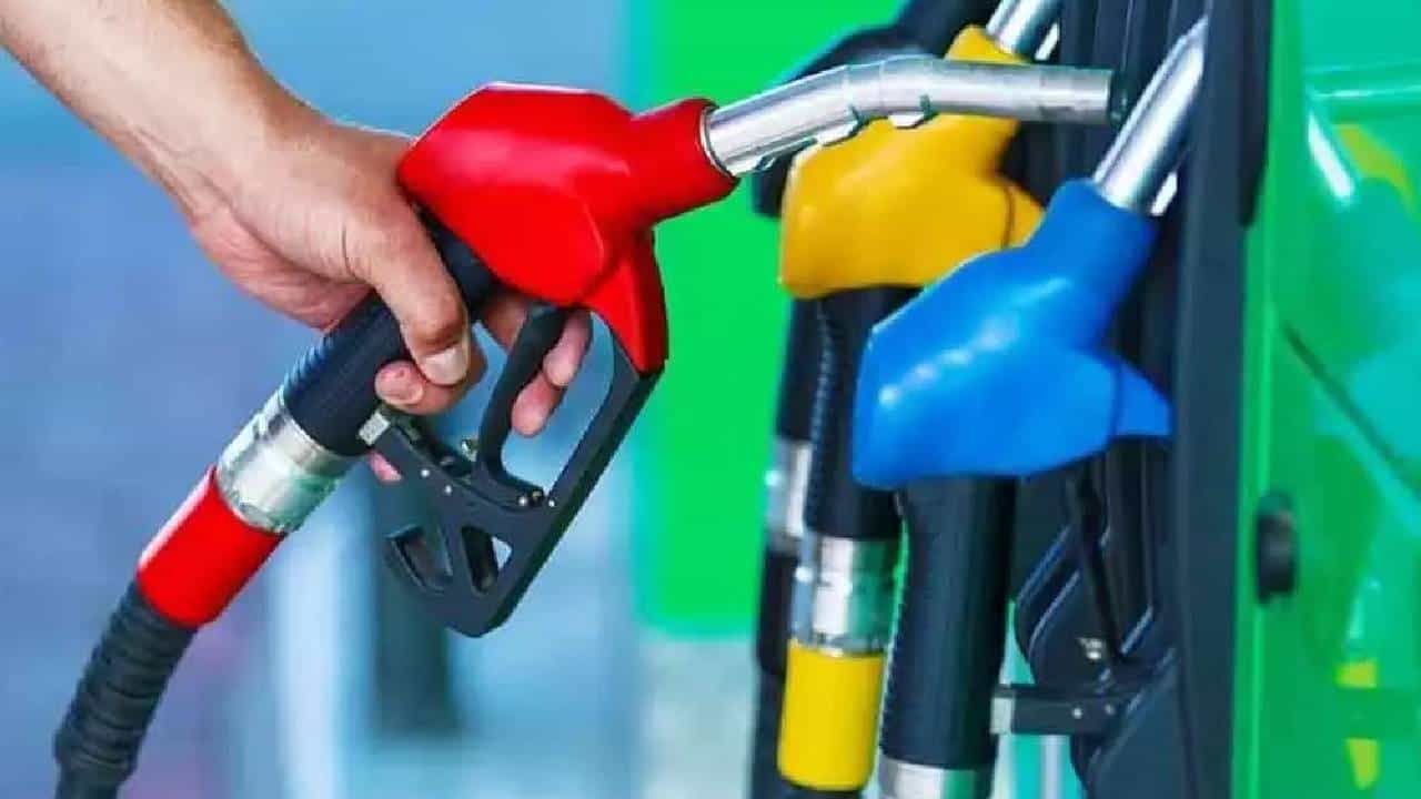 Petrol Diesel Price on September 02: ಕಚ್ಚಾತೈಲ ಬೆಲೆ ಇಳಿಕೆ, ಭಾರತದಾದ್ಯಂತ ಪೆಟ್ರೋಲ್, ಡೀಸೆಲ್ ಬೆಲೆ ಎಷ್ಟಿದೆ? Petrol Diesel Price on September 02: ಕಚ್ಚಾತೈಲ ಬೆಲೆ ಇಳಿಕೆ, ಭಾರತದಾದ್ಯಂತ ಪೆಟ್ರೋಲ್, ಡೀಸೆಲ್ ಬೆಲೆ ಎಷ್ಟಿದೆ?