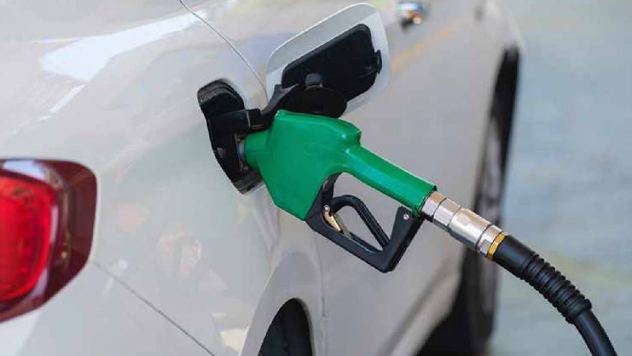 Petrol Diesel Price on September 27: ಆಂಧ್ರಪ್ರದೇಶ, ಕೇರಳದಲ್ಲಿ ಪೆಟ್ರೋಲ್ ಬೆಲೆ ಇಳಿಕೆ Petrol Diesel Price on September 27: ಆಂಧ್ರಪ್ರದೇಶ, ಕೇರಳದಲ್ಲಿ ಪೆಟ್ರೋಲ್ ಬೆಲೆ ಇಳಿಕೆ