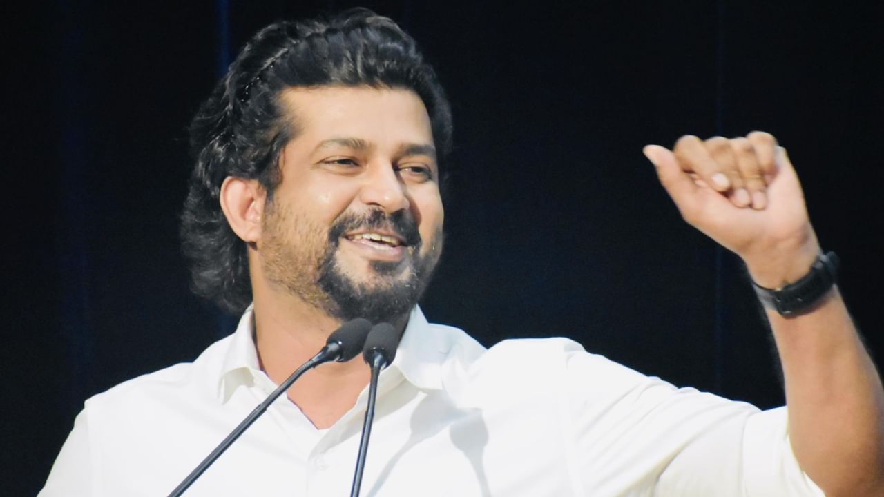 ಮುಸ್ಲಿಮರಿಂದ ಪೆಟ್ರೋಲ್ ಬಾಂಬ್, ತಲ್ವಾರ್ ಕಿತ್ತುಕೊಳ್ಳದಿದ್ದರೆ ನಾವು ಹಿಡಿಯಬೇಕಾಗುತ್ತೆ: ಪ್ರತಾಪ್ ಸಿಂಹ ಮುಸ್ಲಿಮರಿಂದ ಪೆಟ್ರೋಲ್ ಬಾಂಬ್, ತಲ್ವಾರ್ ಕಿತ್ತುಕೊಳ್ಳದಿದ್ದರೆ ನಾವು ಹಿಡಿಯಬೇಕಾಗುತ್ತೆ: ಪ್ರತಾಪ್ ಸಿಂಹ