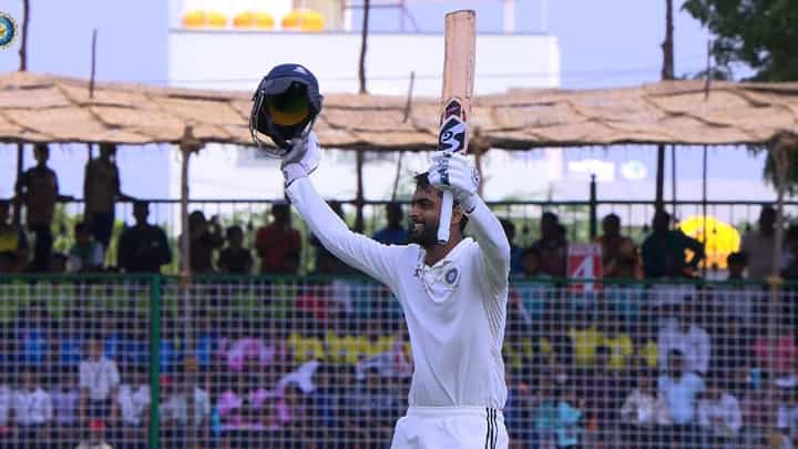 Duleep Trophy 2024: ಭರ್ಜರಿ ಸೆಂಚುರಿ ಸಿಡಿಸಿದ ಪ್ರಥಮ್ ಸಿಂಗ್ Duleep Trophy 2024: ಭರ್ಜರಿ ಸೆಂಚುರಿ ಸಿಡಿಸಿದ ಪ್ರಥಮ್ ಸಿಂಗ್