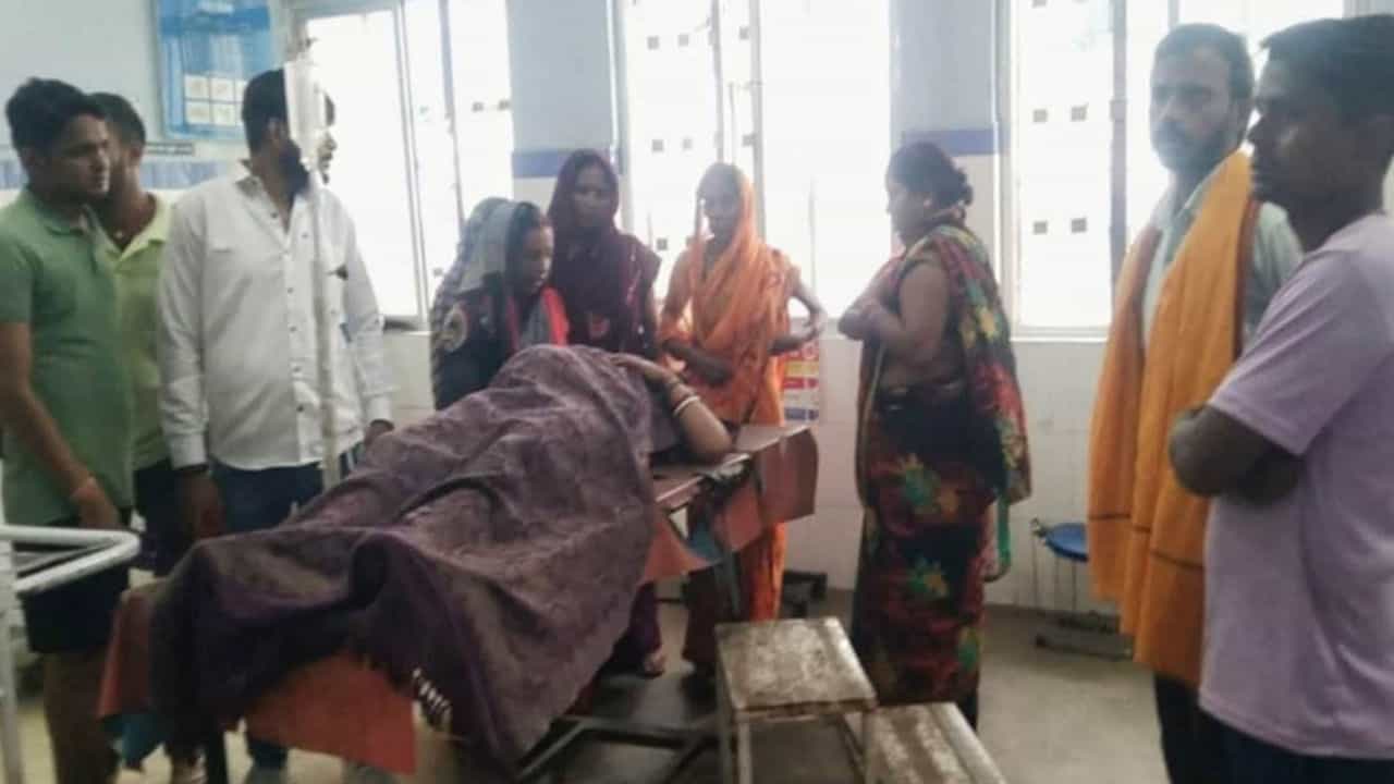 ಹೇಳದೆ ಹೊರಹೋದ ಗರ್ಭಿಣಿ ಹೆಂಡತಿಯ ಹೊಟ್ಟೆಗೆ ಚಾಕು, ಸ್ಕ್ರೂಡ್ರೈವರ್ನಿಂದ ಚುಚ್ಚಿದ ಗಂಡ ಹೇಳದೆ ಹೊರಹೋದ ಗರ್ಭಿಣಿ ಹೆಂಡತಿಯ ಹೊಟ್ಟೆಗೆ ಚಾಕು, ಸ್ಕ್ರೂಡ್ರೈವರ್ನಿಂದ ಚುಚ್ಚಿದ ಗಂಡ