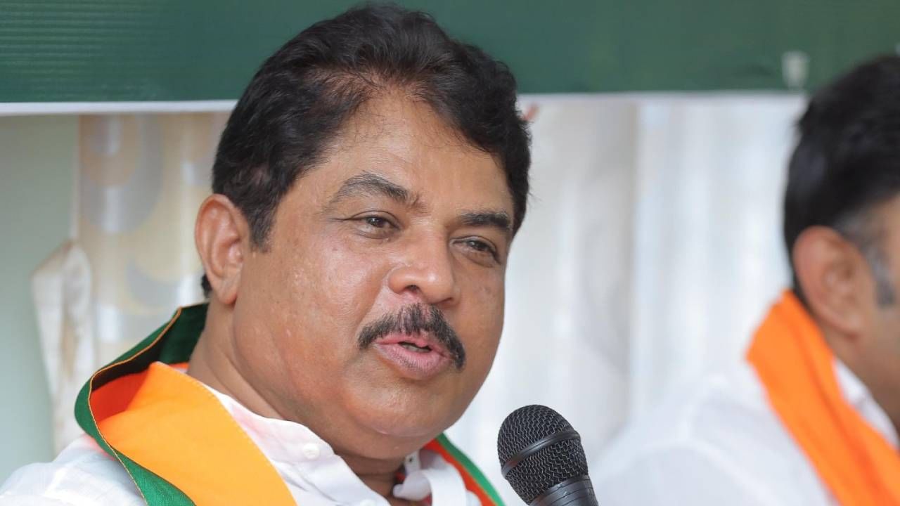 ಗಂಗಾರತಿ ಅಧ್ಯಯನಕ್ಕೆ ಅಧಿಕಾರಿಗಳ ನಿಯೋಗ: ಸರ್ಕಾರದ ವಿರುದ್ಧ ಆರ್ ಅಶೋಕ್ ಆಕ್ರೋಶ