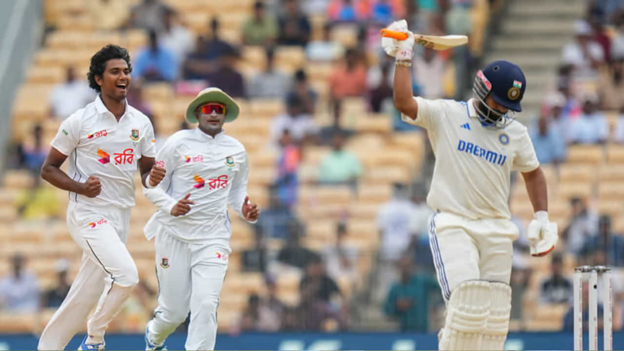 IND vs BAN: ಬಾಂಗ್ಲಾ ವಿರುದ್ಧ ಸಿಕ್ಕ 2 ಜೀವದಾನಗಳನ್ನು ಬಳಸಿಕೊಳ್ಳದ ಪಂತ್ IND vs BAN: ಬಾಂಗ್ಲಾ ವಿರುದ್ಧ ಸಿಕ್ಕ 2 ಜೀವದಾನಗಳನ್ನು ಬಳಸಿಕೊಳ್ಳದ ಪಂತ್