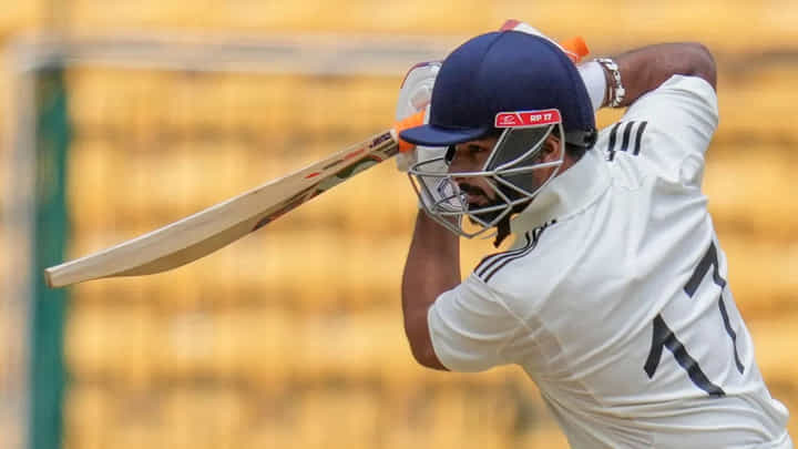 Rishabh Pant: ಸ್ಫೋಟಕ ಅರ್ಧಶತಕ ಸಿಡಿಸಿ ಹಳೆ ಲಯಕ್ಕೆ ಮರಳಿದ ಪಂತ್ Rishabh Pant: ಸ್ಫೋಟಕ ಅರ್ಧಶತಕ ಸಿಡಿಸಿ ಹಳೆ ಲಯಕ್ಕೆ ಮರಳಿದ ಪಂತ್