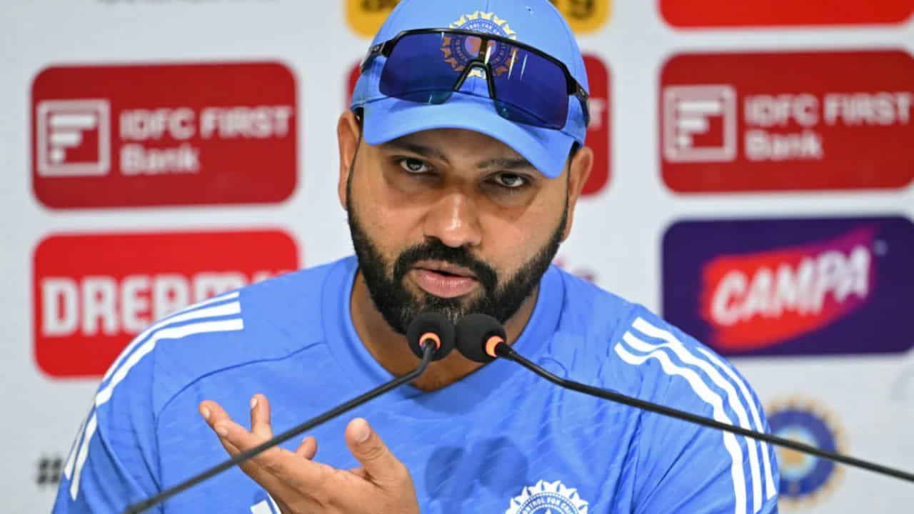ಭಾರತ ಹಾಗೂ ಬಾಂಗ್ಲಾದೇಶ ನಡುವಿನ ಟೆಸ್ಟ್ ಸರಣಿಗೆ ಇನ್ನೊಂದು ದಿನ ಮಾತ್ರ ಬಾಕಿ ಉಳಿದಿದೆ. ಈ ಸರಣಿಗಾಗಿ ಉಭಯ ತಂಡಗಳು ಸಜ್ಜಾಗಿದೆ. ಮೊದಲ ಟೆಸ್ಟ್ ಪಂದ್ಯ ಚೆನ್ನೈನಲ್ಲಿ ನಡೆಯಲ್ಲಿದ್ದು, ಈ ಸರಣಿ ಆರಂಭಕ್ಕೂ ಮುನ್ನ ಜಿಯೋ ಸಿನಿಮಾದಲ್ಲಿ ಮಾತನಾಡಿದ ಟೀಂ ಇಂಡಿಯಾ ನಾಯಕ ರೋಹಿತ್ ಶರ್ಮಾ ನಿವೃತ್ತಿ ಬಗ್ಗೆ ದೊಡ್ಡ ಹೇಳಿಕೆ ನೀಡಿದ್ದಾರೆ.