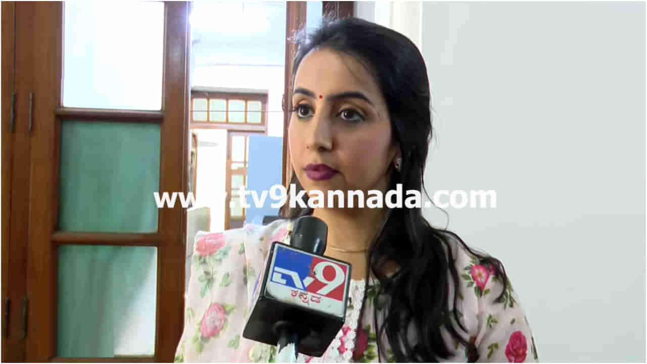 ‘ಹೊಸ ಹುಡುಗಿಯರು ಹರಾಜು ಆಗಬಾರದು’: ವಿಧಾನಸೌಧದಲ್ಲಿ ಸಂಜನಾ ಗಲ್ರಾನಿ ಖಡಕ್​ ಮಾತು