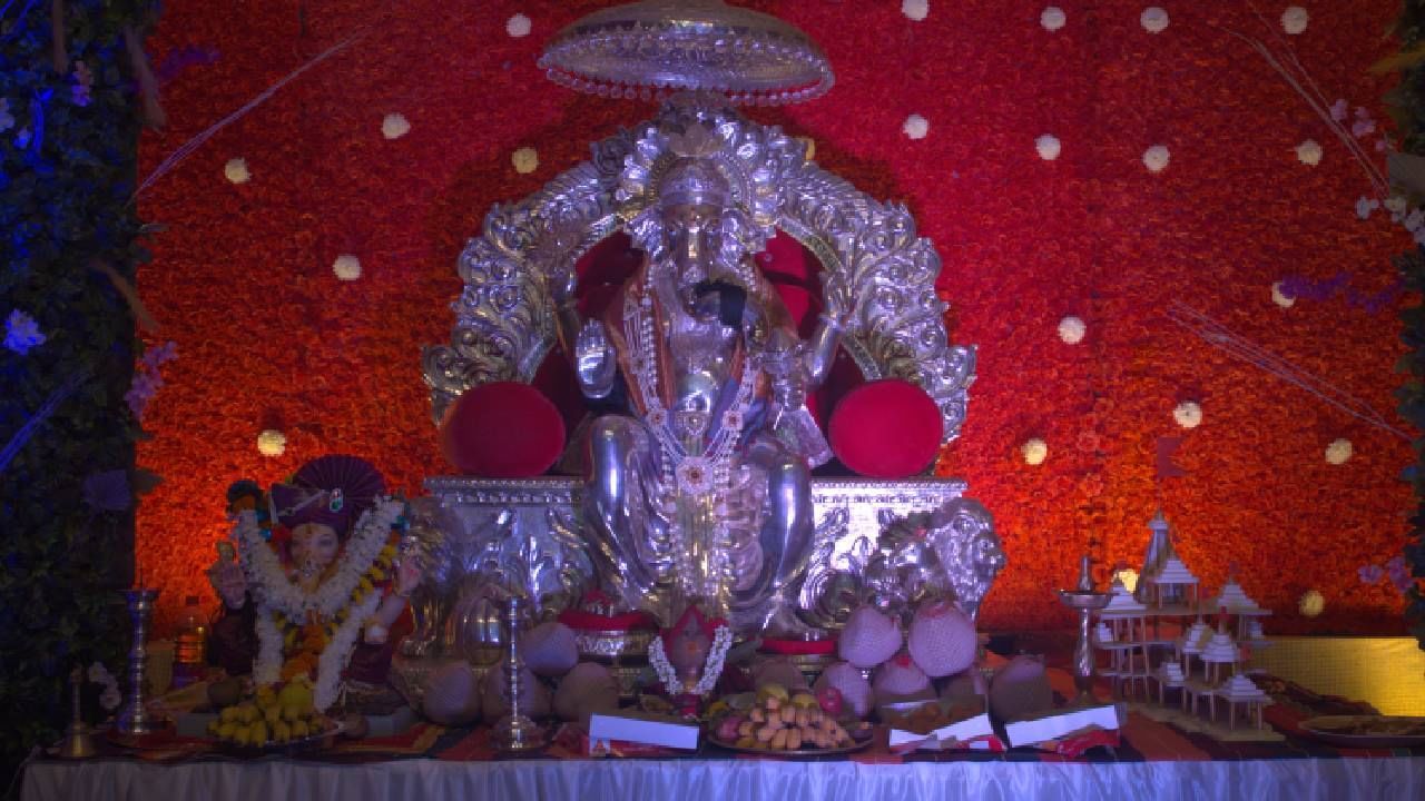 Ganesh Chaturthi 2024: 121 KG Silver Ganesha Pratishtapane in Hubblli, Kannada News