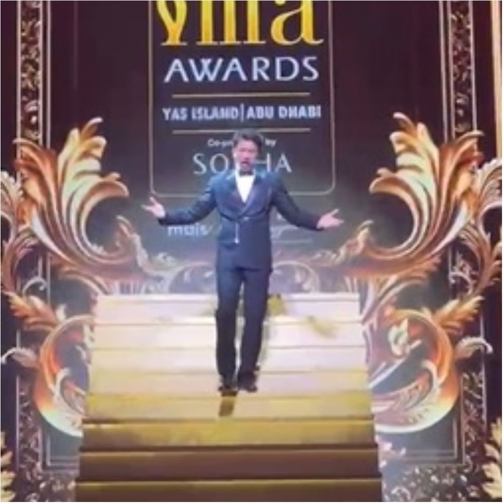 ಐಫಾ (IIFA) 2024 ಪ್ರಶಸ್ತಿ ಪ್ರದಾನ ಸಮಾರಂಭ ಅಬುಧಾಬಿಯ ಯಾಸಾ ದ್ವೀಪದಲ್ಲಿ ಅದ್ಧೂರಿಯಾಗಿ ನಡೆಯುತ್ತಿದೆ. ಭಾರತ ಚಿತ್ರರಂಗದ ಪ್ರಮುಖ ಚಿತ್ರರಂಗದವರು ಐಫಾನಲ್ಲಿ ಭಾಗಿಯಾಗಿದ್ದಾರೆ.