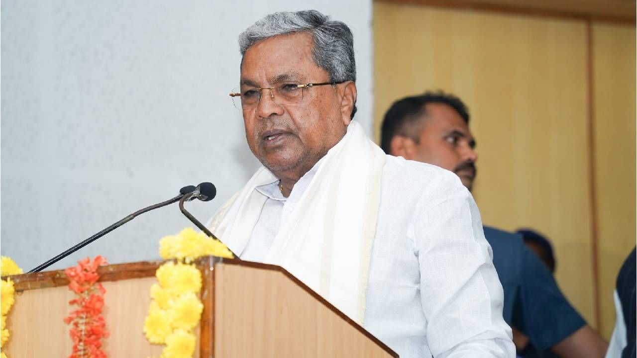 ಪತ್ರಕರ್ತನ ಕುಟುಂಬಕ್ಕೆ 2 ಲಕ್ಷ ರೂ ಪರಿಹಾರ ಮಂಜೂರು ಮಾಡಿದ ಸಿಎಂ ಪತ್ರಕರ್ತನ ಕುಟುಂಬಕ್ಕೆ 2 ಲಕ್ಷ ರೂ ಪರಿಹಾರ ಮಂಜೂರು ಮಾಡಿದ ಸಿಎಂ