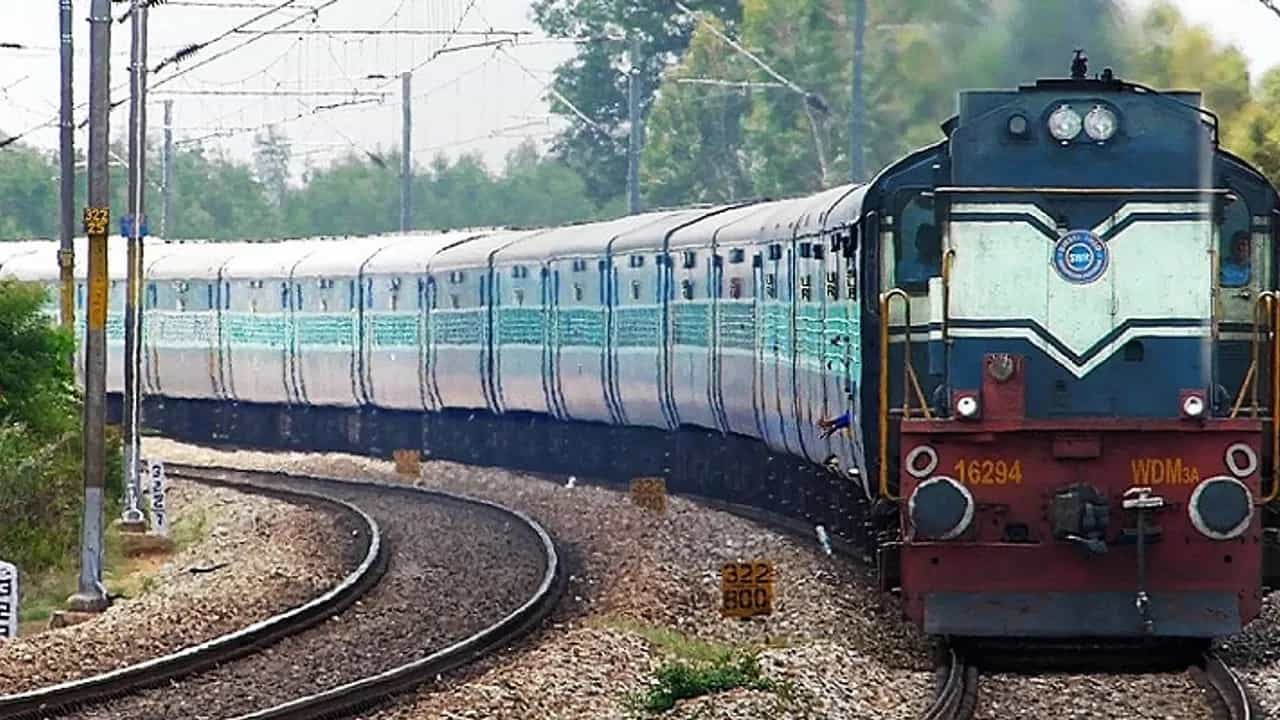 Ganesh Chaturthi Special Trains: ಹಬ್ಬಗಳ ಸೀಸನ್ಗೆ ಬೆಂಗಳೂರಿನಿಂದ ವಿವಿಧೆಡೆಗೆ 22 ವಿಶೇಷ ರೈಲುಗಳು Ganesh Chaturthi Special Trains: ಹಬ್ಬಗಳ ಸೀಸನ್ಗೆ ಬೆಂಗಳೂರಿನಿಂದ ವಿವಿಧೆಡೆಗೆ 22 ವಿಶೇಷ ರೈಲುಗಳು