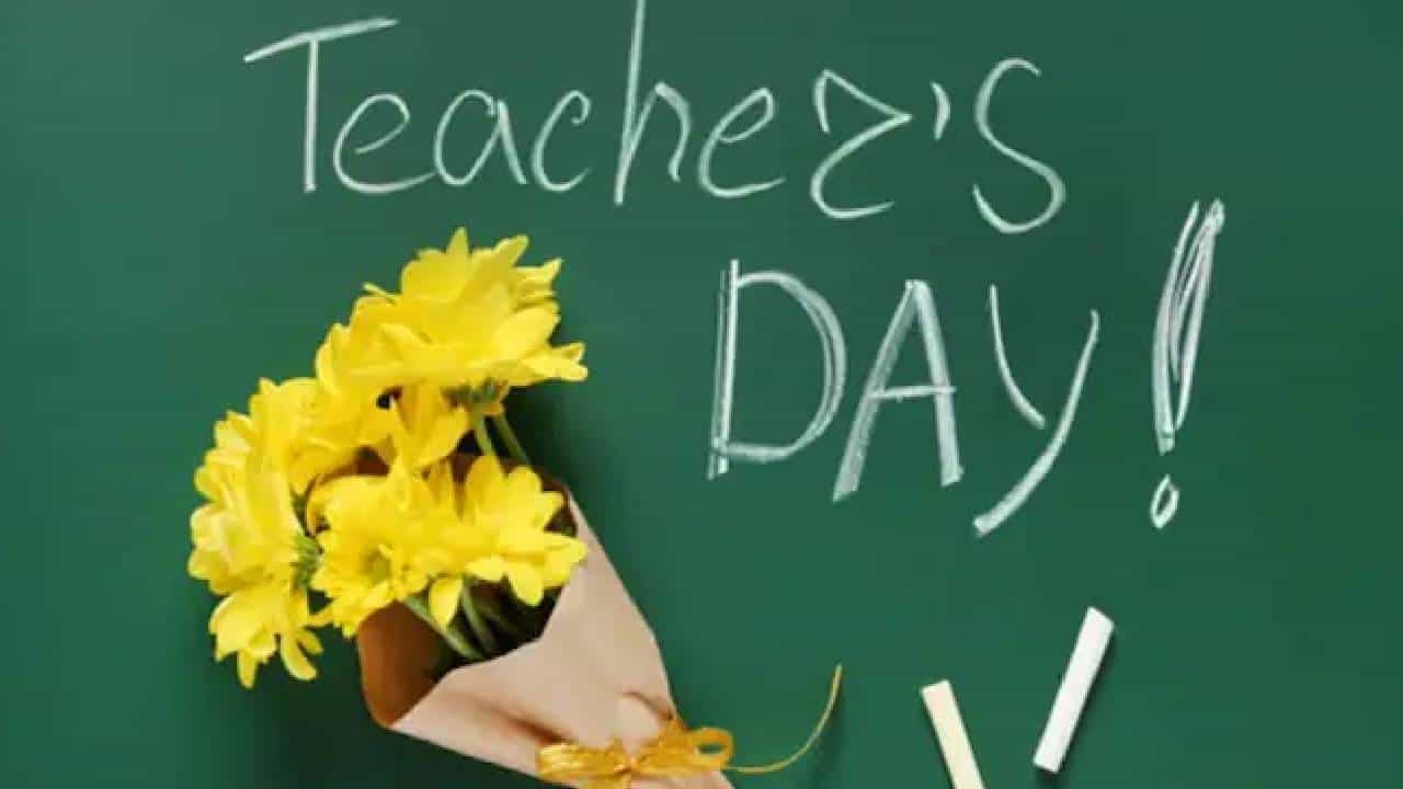 Teacher day wishes in Kannada 2024 : ಬದುಕು ರೂಪಿಸಿದ ಶಿಕ್ಷಕರಿಗೆ ಈ ರೀತಿಯಾಗಿ ಶುಭಾಶಯ ತಿಳಿಸಿ Teacher day wishes in Kannada 2024 : ಬದುಕು ರೂಪಿಸಿದ ಶಿಕ್ಷಕರಿಗೆ ಈ ರೀತಿಯಾಗಿ ಶುಭಾಶಯ ತಿಳಿಸಿ