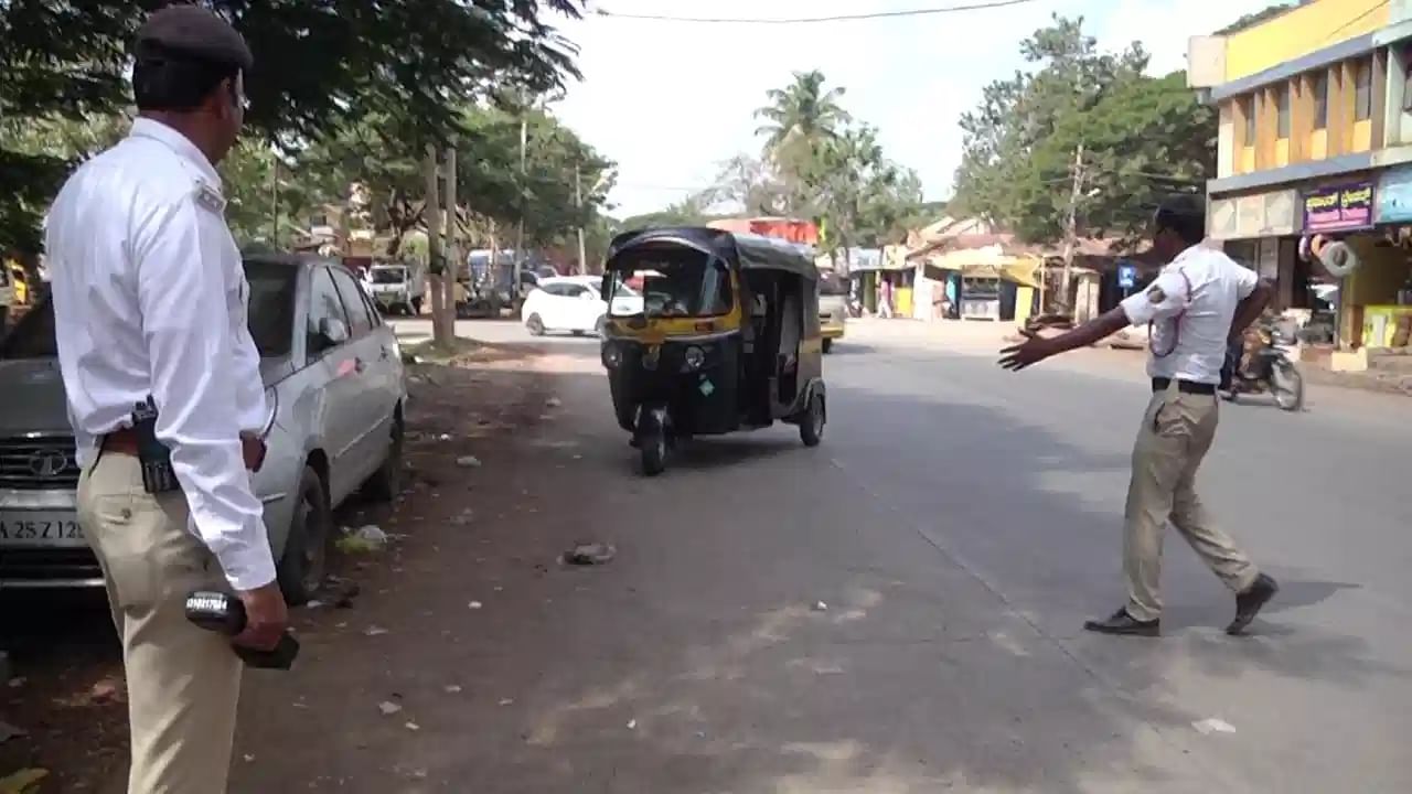 ಬೆಂಗಳೂರು: ವನ್ ವೇ, ನೋ ಎಂಟ್ರಿಯಲ್ಲಿ ನುಗ್ಗೋದು ಇಲ್ಲಿ ಕಾಮನ್, 80 ಸಾವಿರಕ್ಕೂ ಹೆಚ್ಚು ಪ್ರಕರಣ ಬೆಂಗಳೂರು: ವನ್ ವೇ, ನೋ ಎಂಟ್ರಿಯಲ್ಲಿ ನುಗ್ಗೋದು ಇಲ್ಲಿ ಕಾಮನ್, 80 ಸಾವಿರಕ್ಕೂ ಹೆಚ್ಚು ಪ್ರಕರಣ