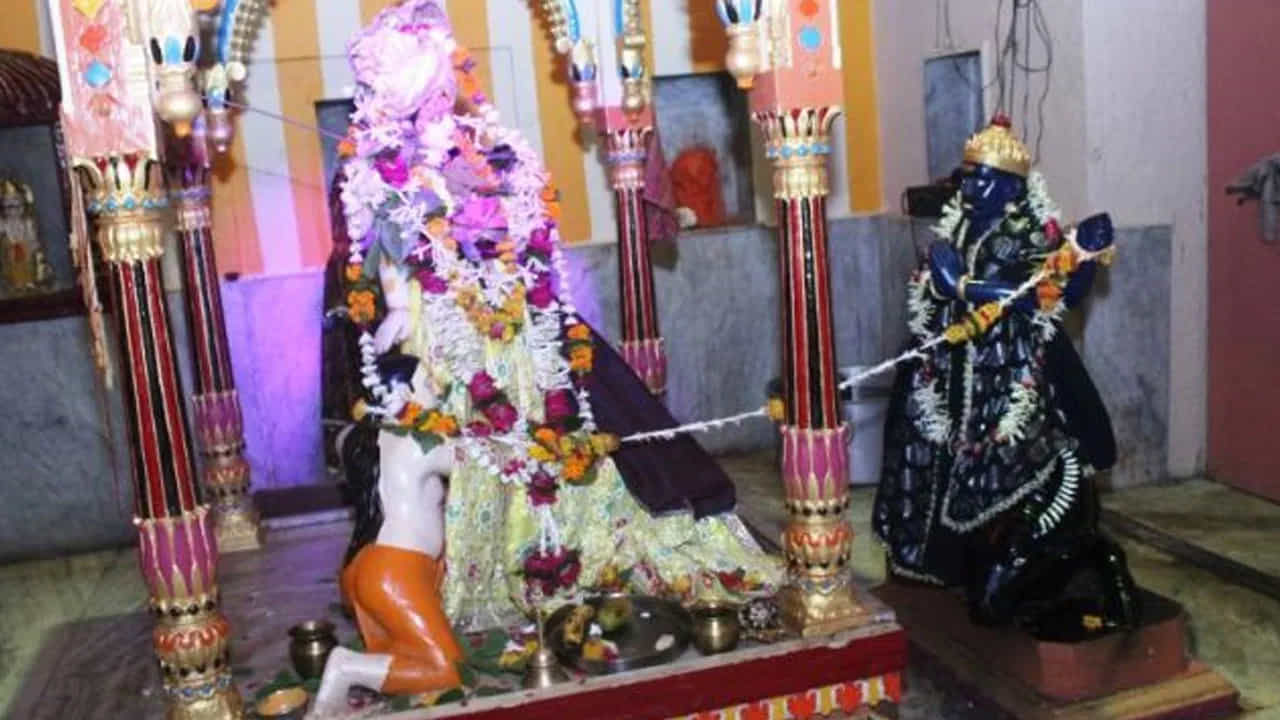 ಶಿವ ಇಲ್ಲಿ ದಕ್ಷಿಣ ದಿಕ್ಕಿಗೆ ಮುಖ ಮಾಡಿರುವುದೇಕೆ? ಯಮನನ್ನೇ ಸೆರೆ ಹಿಡಿದ ಶಿವನನ್ನು ದರ್ಶಿಸಿದರೆ ನಿಮಗೆ ದೀರ್ಘಾಯುಷ್ಯ ಸಿಗುತ್ತದೆ! ಶಿವ ಇಲ್ಲಿ ದಕ್ಷಿಣ ದಿಕ್ಕಿಗೆ ಮುಖ ಮಾಡಿರುವುದೇಕೆ? ಯಮನನ್ನೇ ಸೆರೆ ಹಿಡಿದ ಶಿವನನ್ನು ದರ್ಶಿಸಿದರೆ ನಿಮಗೆ ದೀರ್ಘಾಯುಷ್ಯ ಸಿಗುತ್ತದೆ!