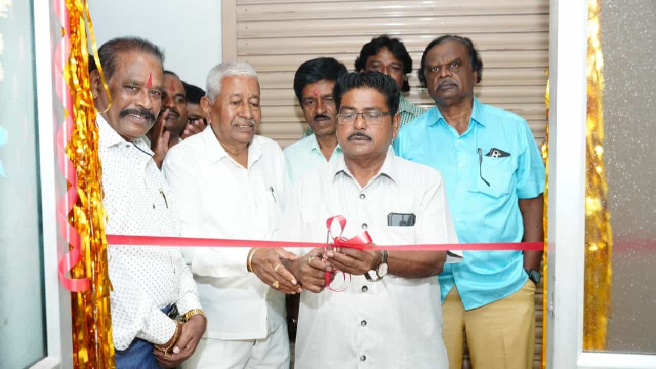ಉತ್ತರ ಕರ್ನಾಟಕ ಫಿಲಂ ಚೇಂಬರ್ ನೂತನ ಕಚೇರಿ ಉದ್ಘಾಟನೆ ಉತ್ತರ ಕರ್ನಾಟಕ ಫಿಲಂ ಚೇಂಬರ್ ನೂತನ ಕಚೇರಿ ಉದ್ಘಾಟನೆ