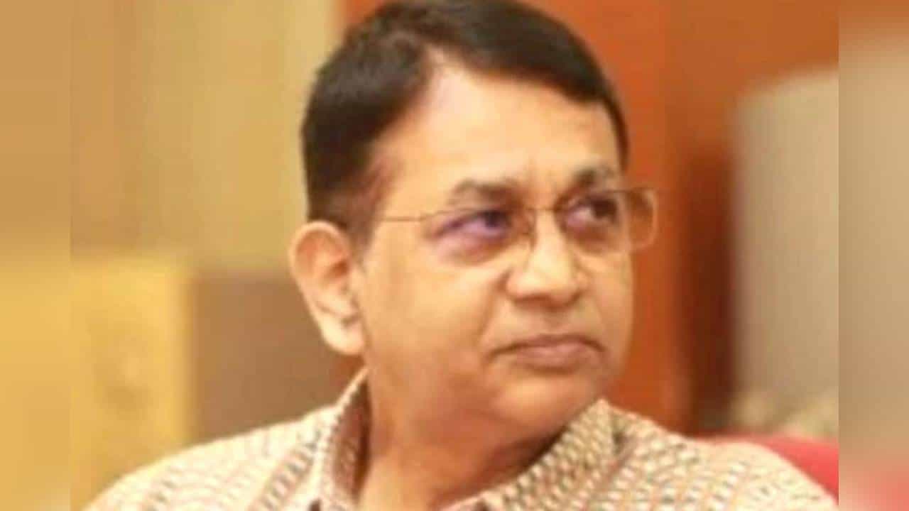 ಹೆಡ್ಲೈನ್ ಮಾಸ್ತರ್ ಎಂದೇ ಪರಿಚಿತರಾಗಿದ್ದ ಹಿರಿಯ ಪತ್ರಕರ್ತ ವಸಂತ ನಾಡಿಗೇರ್ ನಿಧನ ಹೆಡ್ಲೈನ್ ಮಾಸ್ತರ್ ಎಂದೇ ಪರಿಚಿತರಾಗಿದ್ದ ಹಿರಿಯ ಪತ್ರಕರ್ತ ವಸಂತ ನಾಡಿಗೇರ್ ನಿಧನ