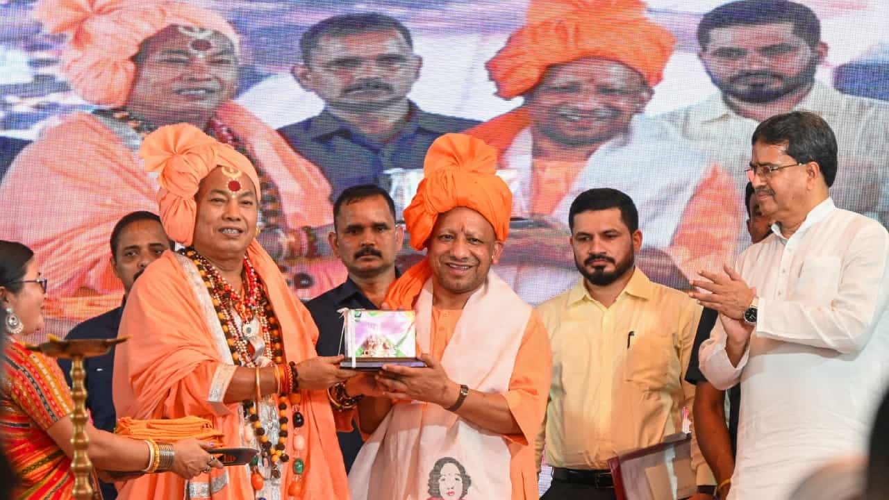 'ಪಾಕಿಸ್ತಾನ ಮಾನವೀಯತೆಗೆ ಬಡಿದ ಕ್ಯಾನ್ಸರ್' : ಯುಪಿ ಸಿಎಂ ಯೋಗಿ ಆದಿತ್ಯನಾಥ್ 'ಪಾಕಿಸ್ತಾನ ಮಾನವೀಯತೆಗೆ ಬಡಿದ ಕ್ಯಾನ್ಸರ್' : ಯುಪಿ ಸಿಎಂ ಯೋಗಿ ಆದಿತ್ಯನಾಥ್
