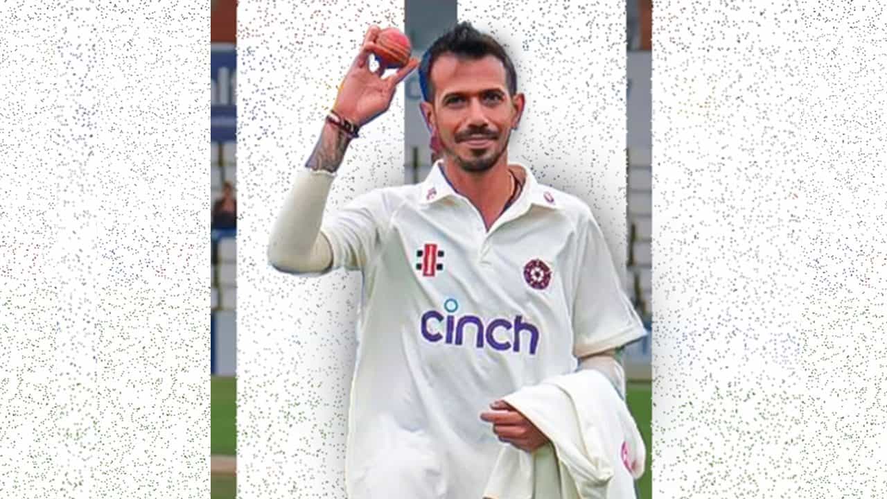 ಟೀಮ್ ಇಂಡಿಯಾ ಸ್ಪಿನ್ನರ್ ಯುಜ್ವೇಂದ್ರ ಚಹಲ್ ಪ್ರಸ್ತುತ ನಡೆಯುತ್ತಿರುವ ದುಲೀಪ್ ಟ್ರೋಫಿ ಟೂರ್ನಿಯಲ್ಲಿ ಕಾಣಿಸಿಕೊಂಡಿಲ್ಲ. ಅತ್ತ ಬಾಂಗ್ಲಾದೇಶ್ ವಿರುದ್ಧದ ಟೆಸ್ಟ್ ಸರಣಿಗೂ ಆಯ್ಕೆಯಾಗಿಲ್ಲ. ಇದಾಗ್ಯೂ ಚಹಲ್ ಅವರ ಸ್ಪಿನ್ ಮೋಡಿ ಮಾತ್ರ ಮುಂದುವರೆದಿದೆ. ಅದು ಸಹ ದೂರದ ಇಂಗ್ಲೆಂಡ್ನಲ್ಲಿ ಎಂಬುದು ವಿಶೇಷ.
