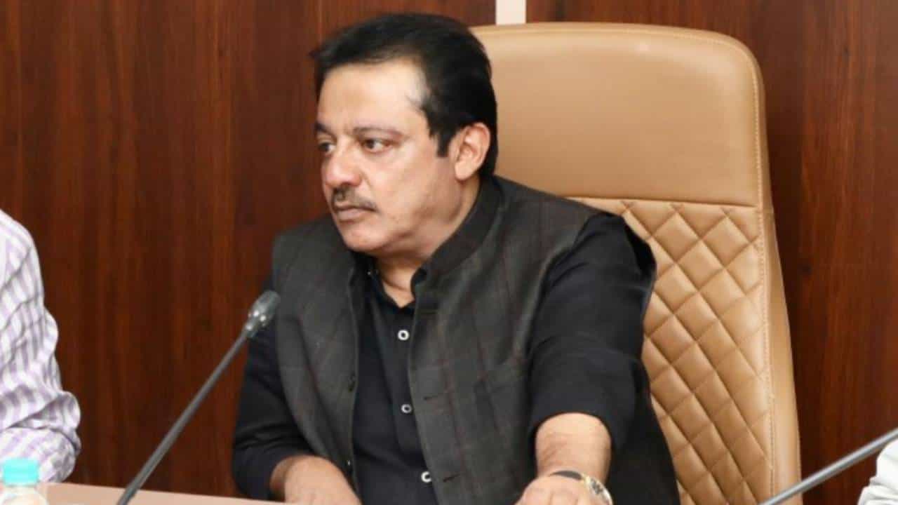 ಜಮೀರ್ ಅಹ್ಮದ್ಗೆ ನ್ಯಾಯಾಂಗ ನಿಂದನೆ ಸಂಕಷ್ಟ, ಹೈಕೋರ್ಟ್ಗೆ ಅರ್ಜಿ ಜಮೀರ್ ಅಹ್ಮದ್ಗೆ ನ್ಯಾಯಾಂಗ ನಿಂದನೆ ಸಂಕಷ್ಟ, ಹೈಕೋರ್ಟ್ಗೆ ಅರ್ಜಿ