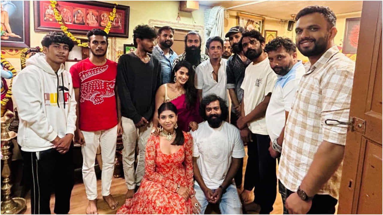 ಅರ್ಜುನ್ ಗುರೂಜಿ ಆಶೀರ್ವಾದ ಪಡೆದ ಕಾಶಿನಾಥ್ ಪುತ್ರ ಅಭಿಮನ್ಯು ಅರ್ಜುನ್ ಗುರೂಜಿ ಆಶೀರ್ವಾದ ಪಡೆದ ಕಾಶಿನಾಥ್ ಪುತ್ರ ಅಭಿಮನ್ಯು