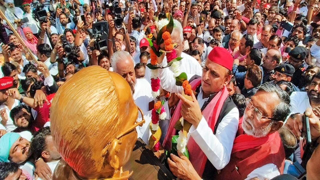 ಜೆಪಿ ಪ್ರತಿಮೆ ಮಾಲಾರ್ಪಣೆ ವಿವಾದ: ಮೋದಿ ಸರ್ಕಾರಕ್ಕೆ ನೀಡಿದ ಬೆಂಬಲ ಹಿಂಪಡೆಯುವಂತೆ ನಿತೀಶ್ ಕುಮಾರ್​​ಗೆ ಅಖಿಲೇಶ್ ಒತ್ತಾಯ