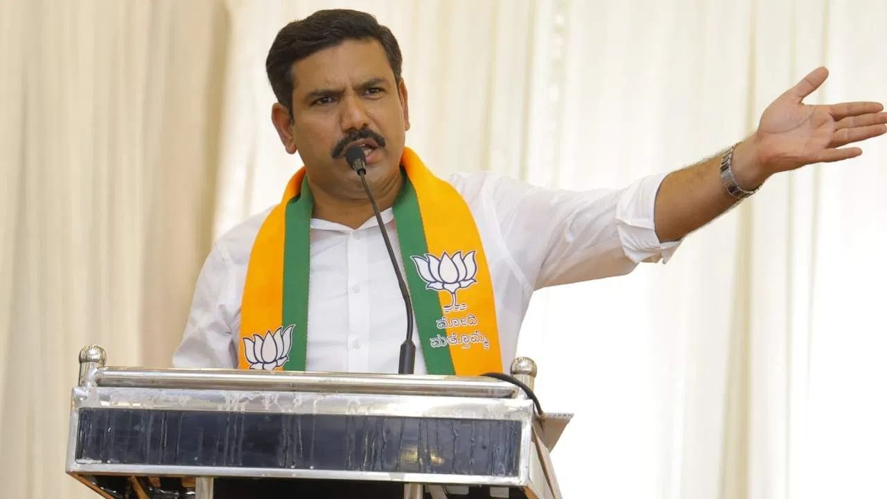 ಕಾಂಗ್ರೆಸ್ ಭ್ರಷ್ಟರೆಲ್ಲರೂ ಸತೀಶ್ ಸೈಲ್ ಹಾದಿ ಹಿಂಬಾಲಿಸಬೇಕಾದ ಸ್ಥಿತಿ ಎದುರಾಗಲಿದೆ: ವಿಜಯೇಂದ್ರ ಕಾಂಗ್ರೆಸ್ ಭ್ರಷ್ಟರೆಲ್ಲರೂ ಸತೀಶ್ ಸೈಲ್ ಹಾದಿ ಹಿಂಬಾಲಿಸಬೇಕಾದ ಸ್ಥಿತಿ ಎದುರಾಗಲಿದೆ: ವಿಜಯೇಂದ್ರ