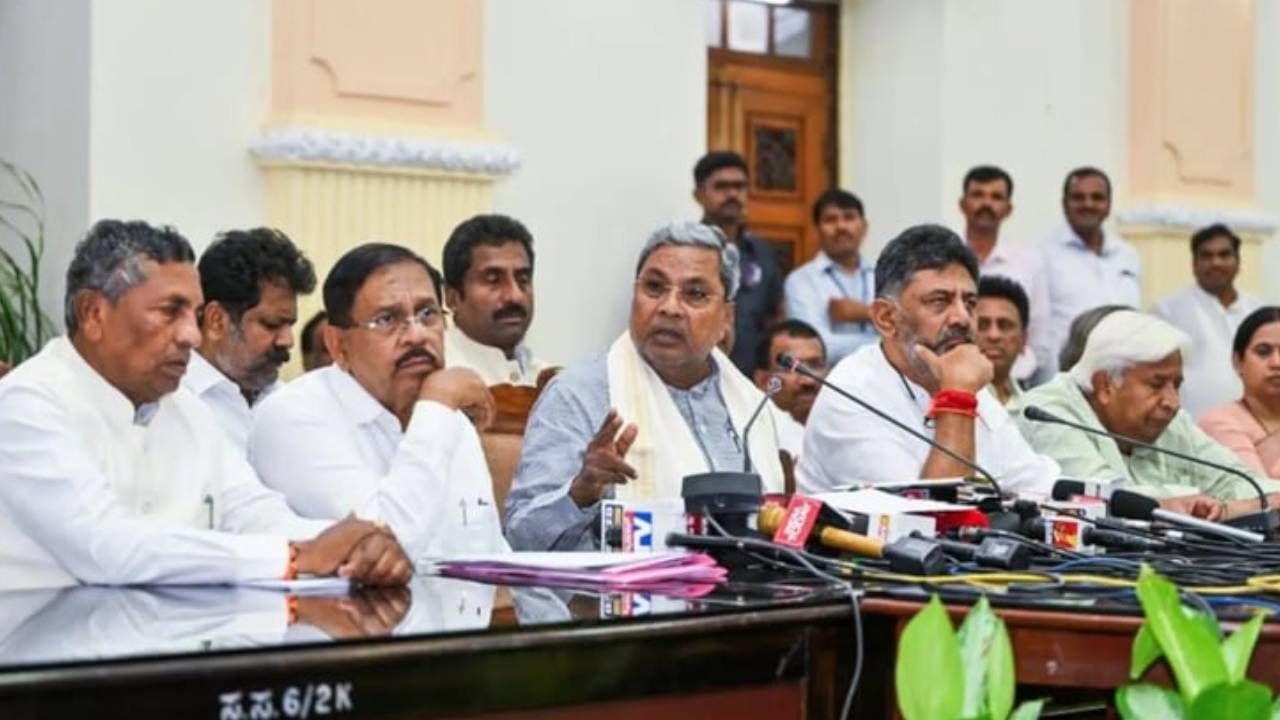ಕೋವಿಡ್ ಹಗರಣ: ಕ್ಯಾಬಿನೆಟ್ ಸಬ್ ಕಮಿಟಿ ಜೊತೆ ಎಸ್ಐಟಿ ರಚನೆಗೆ ಸಂಪುಟ ಸಭೆ ತೀರ್ಮಾನ ಕೋವಿಡ್ ಹಗರಣ: ಕ್ಯಾಬಿನೆಟ್ ಸಬ್ ಕಮಿಟಿ ಜೊತೆ ಎಸ್ಐಟಿ ರಚನೆಗೆ ಸಂಪುಟ ಸಭೆ ತೀರ್ಮಾನ