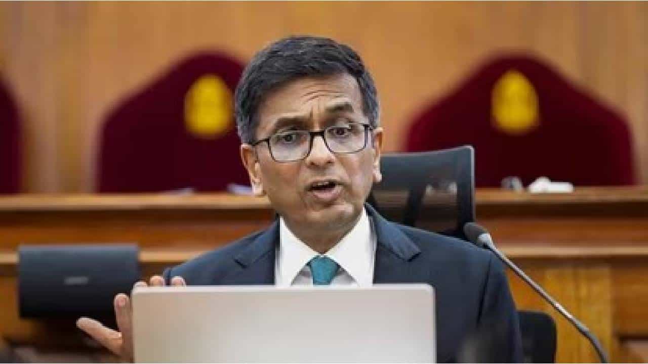 Supreme Court CJI: ಸುಪ್ರೀಂಕೋರ್ಟ್ನ ಮುಂದಿನ ಮುಖ್ಯ ನ್ಯಾಯಮೂರ್ತಿಯಾಗಿ ಸಂಜೀವ್ ಖನ್ನಾ ಹೆಸರು ಶಿಫಾರಸು ಮಾಡಿದ ಸಿಜೆಐ ಡಿವೈ ಚಂದ್ರಚೂಡ್ Supreme Court CJI: ಸುಪ್ರೀಂಕೋರ್ಟ್ನ ಮುಂದಿನ ಮುಖ್ಯ ನ್ಯಾಯಮೂರ್ತಿಯಾಗಿ ಸಂಜೀವ್ ಖನ್ನಾ ಹೆಸರು ಶಿಫಾರಸು ಮಾಡಿದ ಸಿಜೆಐ ಡಿವೈ ಚಂದ್ರಚೂಡ್