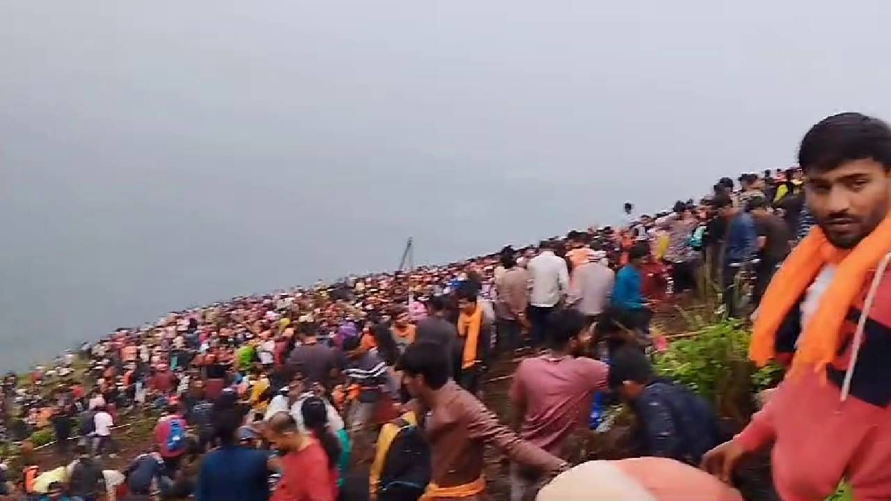 Chikkamgaluru Deviramma Temple: A Lakh Devotees Trek to 3800 ft Peak and take darshana of deviramma