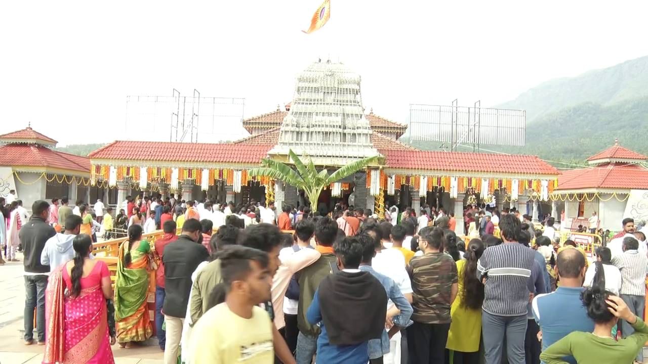 Chikkamgaluru Deviramma Temple: A Lakh Devotees Trek to 3800 ft Peak and take darshana of deviramma