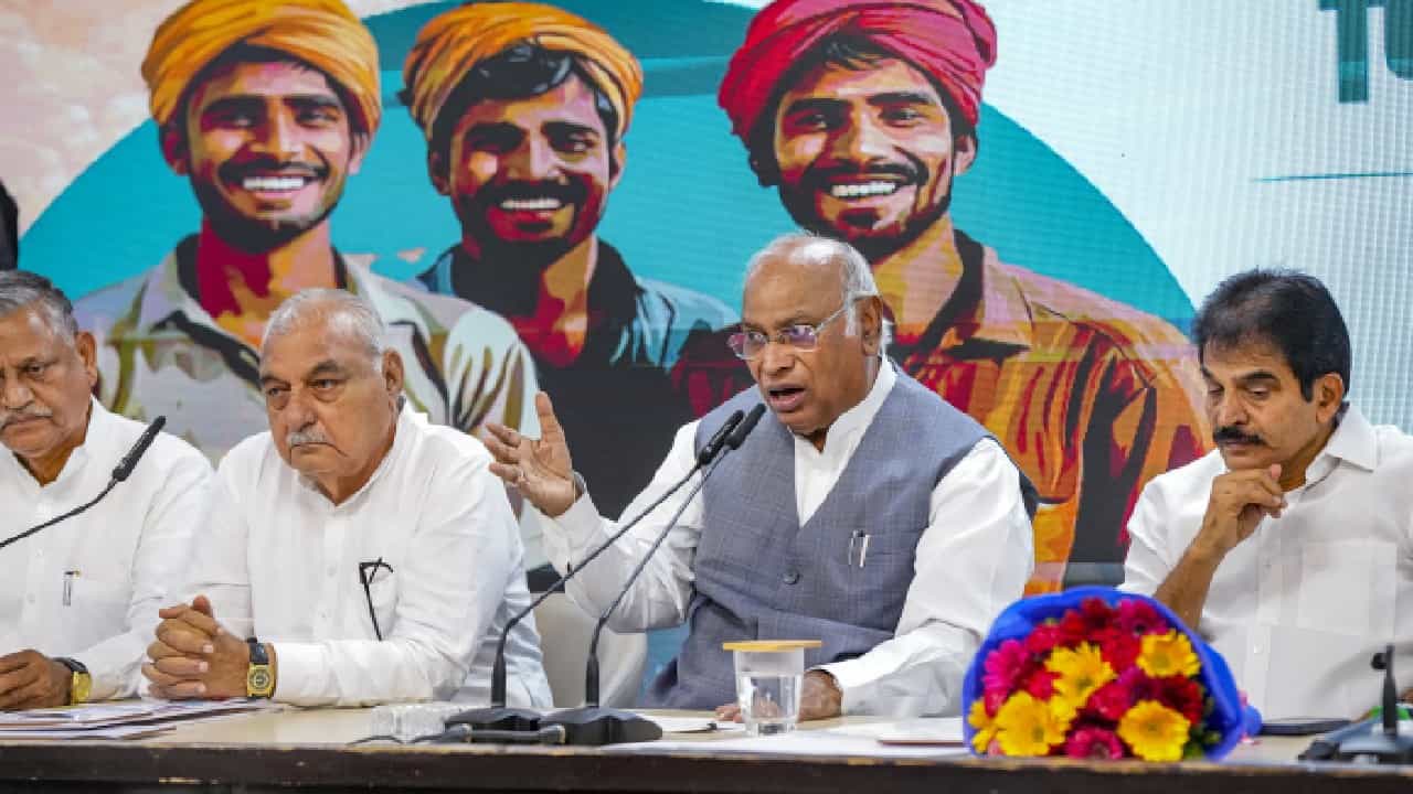 ಹರಿಯಾಣದಲ್ಲಿ ಕಾಂಗ್ರೆಸ್ಗಾದ ಸೋಲಿನ ಗಾಯಕ್ಕೆ ಉಪ್ಪು ಸವರಿದ ಇಂಡಿಯ ಬ್ಲಾಕ್ ಮಿತ್ರಪಕ್ಷಗಳು ಹರಿಯಾಣದಲ್ಲಿ ಕಾಂಗ್ರೆಸ್ಗಾದ ಸೋಲಿನ ಗಾಯಕ್ಕೆ ಉಪ್ಪು ಸವರಿದ ಇಂಡಿಯ ಬ್ಲಾಕ್ ಮಿತ್ರಪಕ್ಷಗಳು