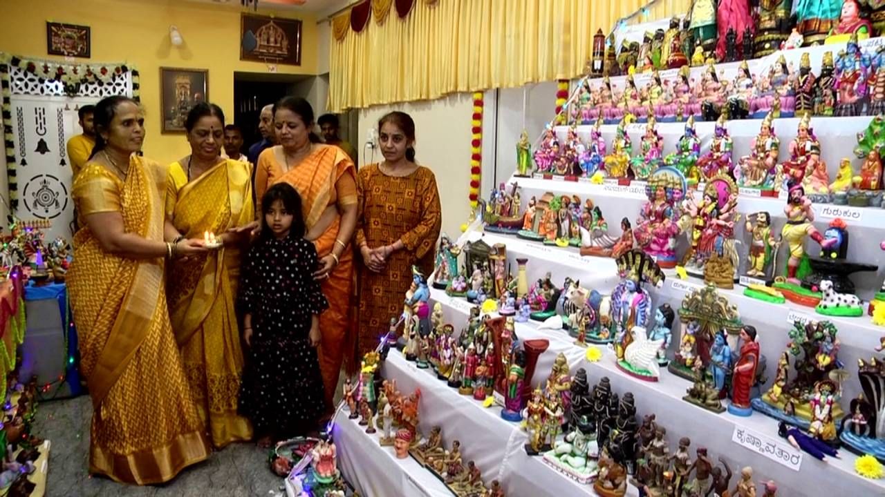 Installation of 3000 dolls in single house at dharwad 