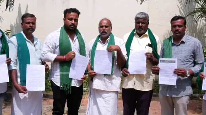 ಚಾಮರಾಜನಗರ: ಸಾಲ ತೀರಿಸದ ರೈತರ ವಿರುದ್ಧ ದೂರು ದಾಖಲಿಸಲು ಮುಂದಾದ ಸರ್ಕಾರ ಚಾಮರಾಜನಗರ: ಸಾಲ ತೀರಿಸದ ರೈತರ ವಿರುದ್ಧ ದೂರು ದಾಖಲಿಸಲು ಮುಂದಾದ ಸರ್ಕಾರ