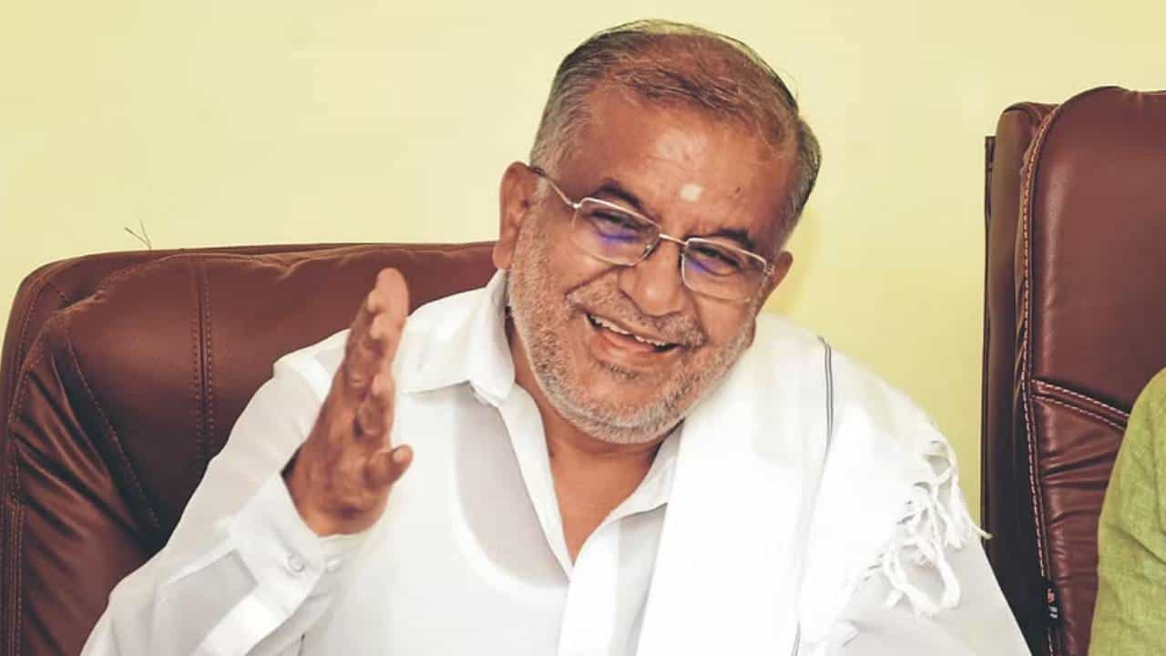 ಸಿಎಂ ಪರ ಜಿಟಿ ದೇವೇಗೌಡ ಬ್ಯಾಟಿಂಗ್: ಜೆಡಿಎಸ್ ನಾಯಕರಿಂದ ಕ್ರಮಕ್ಕೆ ಆಗ್ರಹ ಸಿಎಂ ಪರ ಜಿಟಿ ದೇವೇಗೌಡ ಬ್ಯಾಟಿಂಗ್: ಜೆಡಿಎಸ್ ನಾಯಕರಿಂದ ಕ್ರಮಕ್ಕೆ ಆಗ್ರಹ