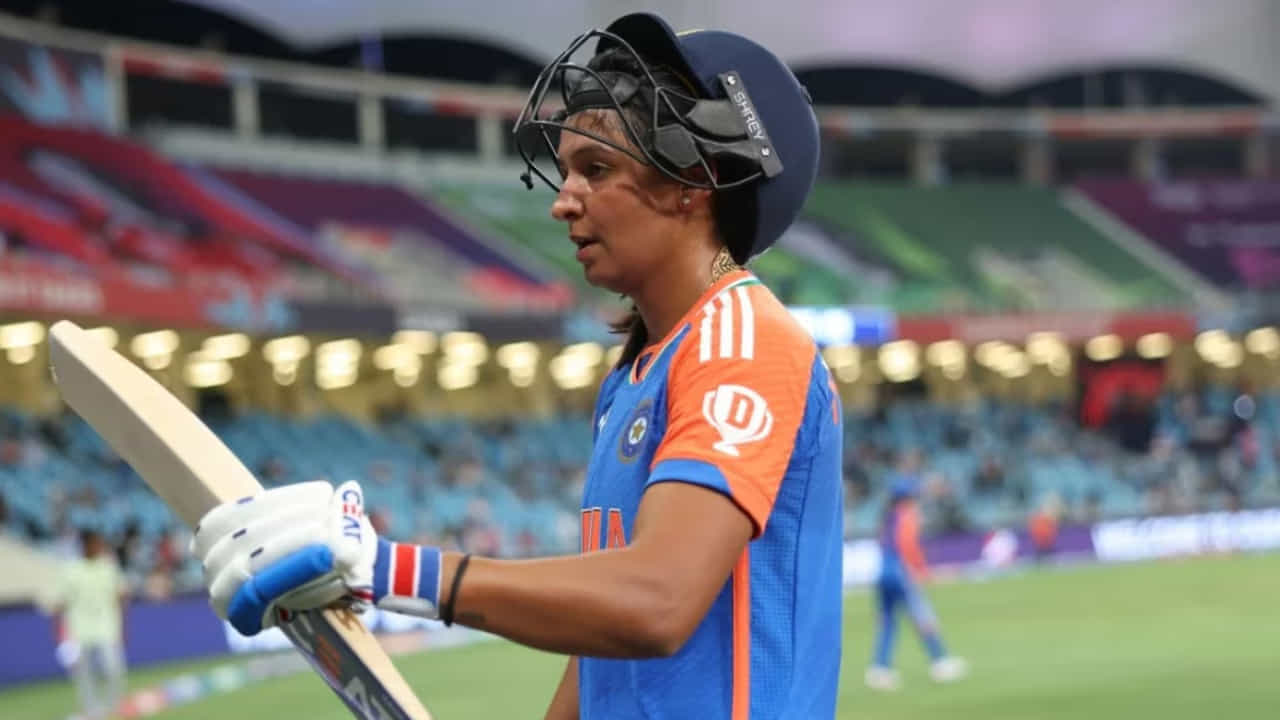 IND vs AUS: ಅರ್ಧಶತಕ ಸಿಡಿಸಿಯೂ ತಂಡದ ಸೋಲಿಗೆ ಕಾರಣರಾದ ಹರ್ಮನ್ಪ್ರೀತ್ ಕೌರ್..! IND vs AUS: ಅರ್ಧಶತಕ ಸಿಡಿಸಿಯೂ ತಂಡದ ಸೋಲಿಗೆ ಕಾರಣರಾದ ಹರ್ಮನ್ಪ್ರೀತ್ ಕೌರ್..!