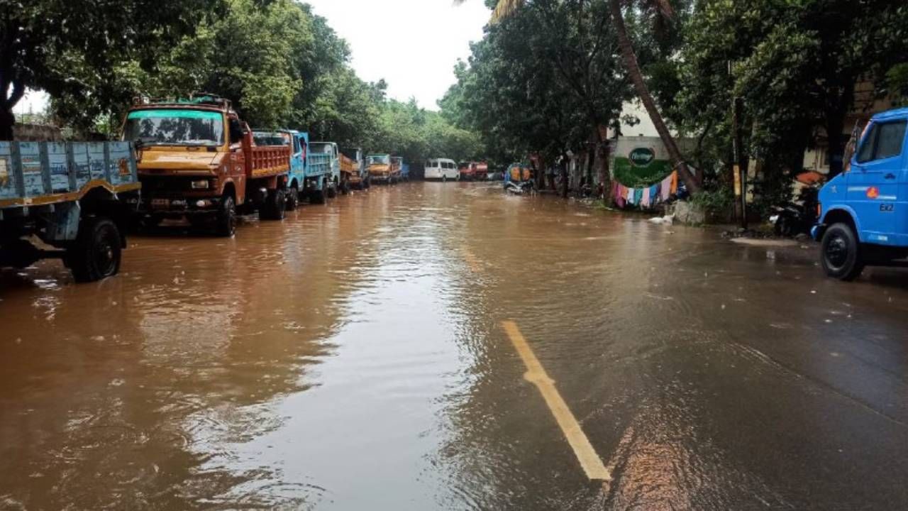 Bengaluru Rain Emergency: Traffic Advisory, Due to rain vehicle slow moving in Bengaluru roads, Kannada News